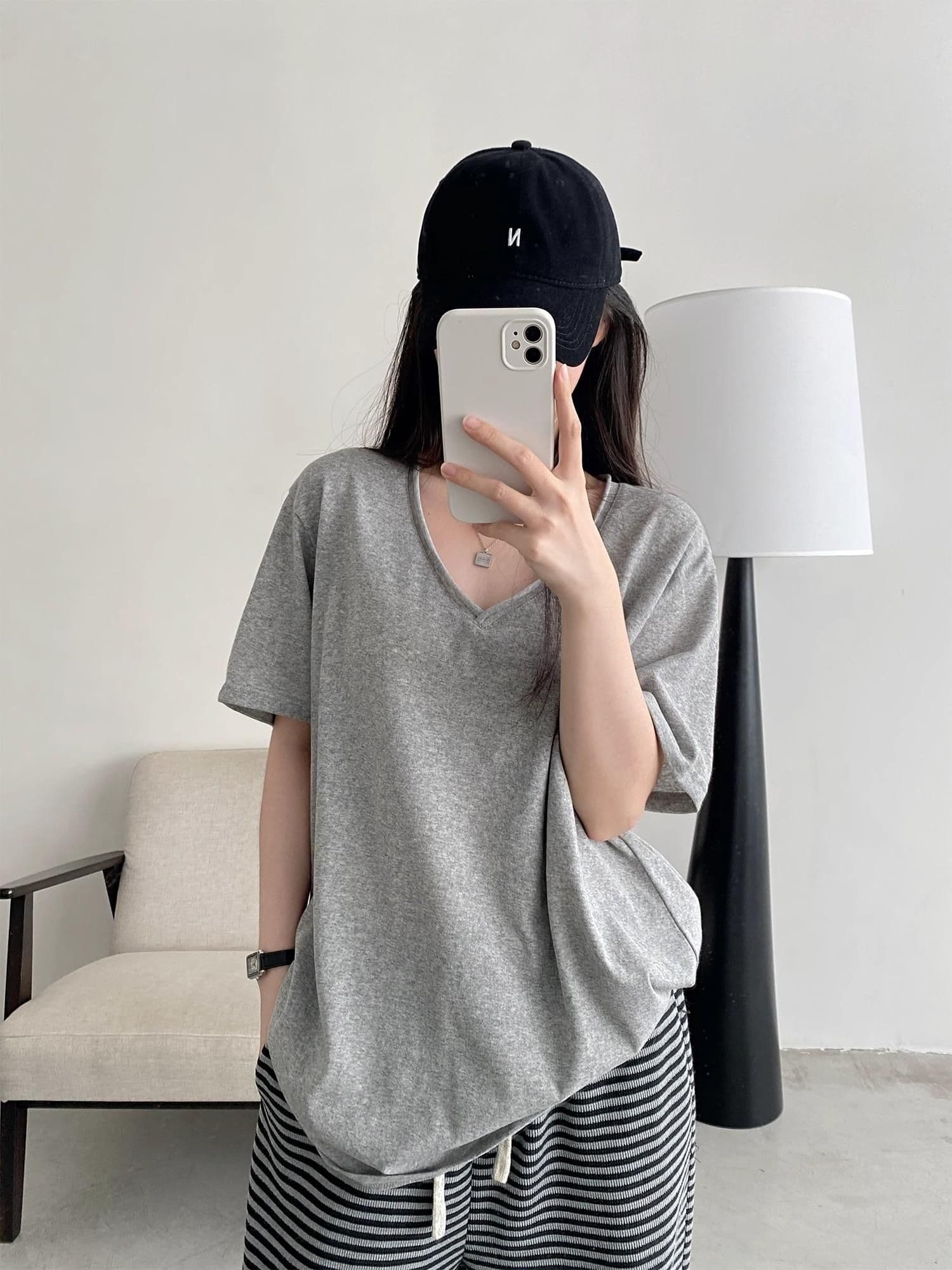 200그램 게으른 면 65 면 35 폴리 에스터 느슨함 센스 볼륨 측면 V넥 반팔 티셔츠 맨위 여성 루즈핏 슬림해 보이는 얇은 스타일 상세 이미지 17