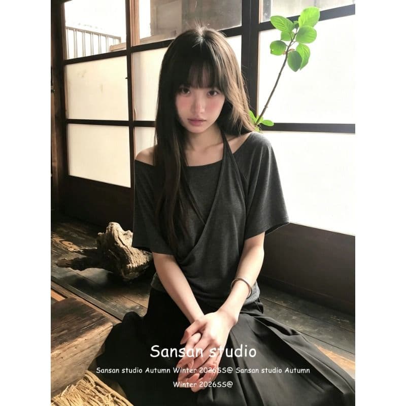 컬러 코튼 당겨 프레임 페이크 레이어드 반팔 여성 여름 오프숄더 배트윙 소매 티셔츠 슬림해 보이는 오프숄더 행침 목 맨위