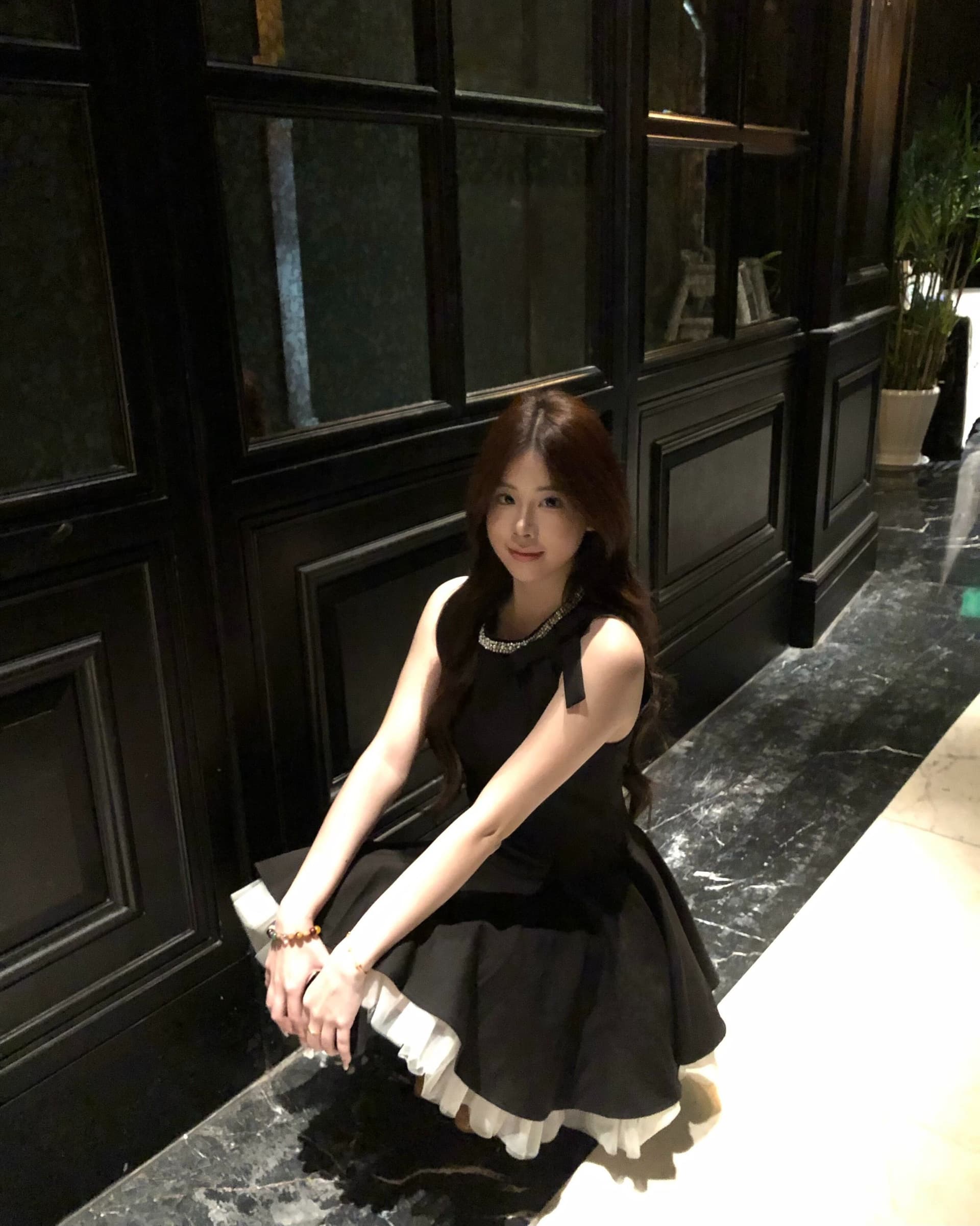 2026 섹션 라운드 넥 작은 검은 드레스 생일 공주 퍼프 치마 고급 센스 민소매 조끼 스커트 한 마디 여성 드레스 이미지 3