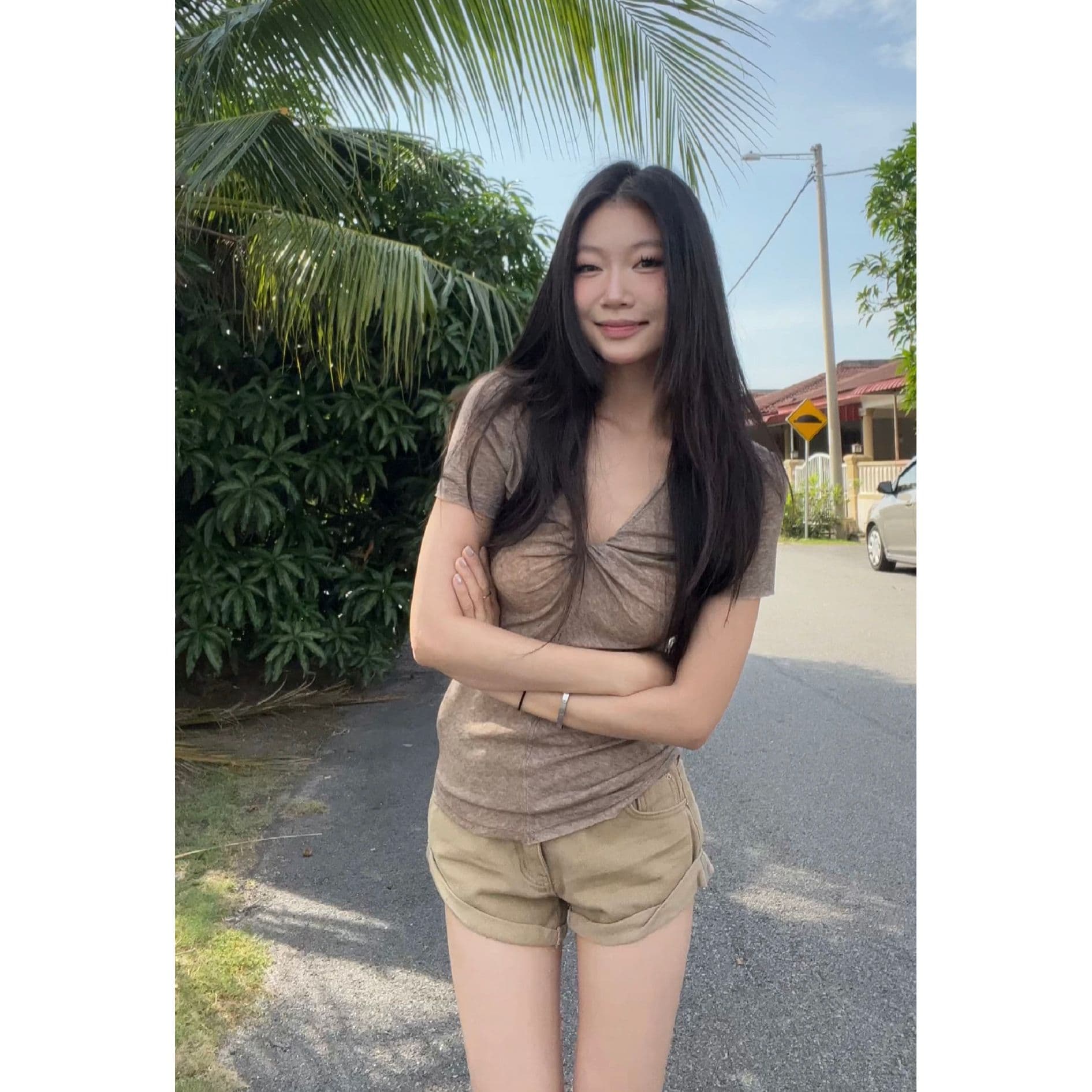 한 부서 섹시함 순수한 욕망 바람 V넥 비틀림 티셔츠 여성 여름 디자인 센스 몸매 가꾸기 슬림해 보이는 고유 한 Chic 맨위 이미지 3