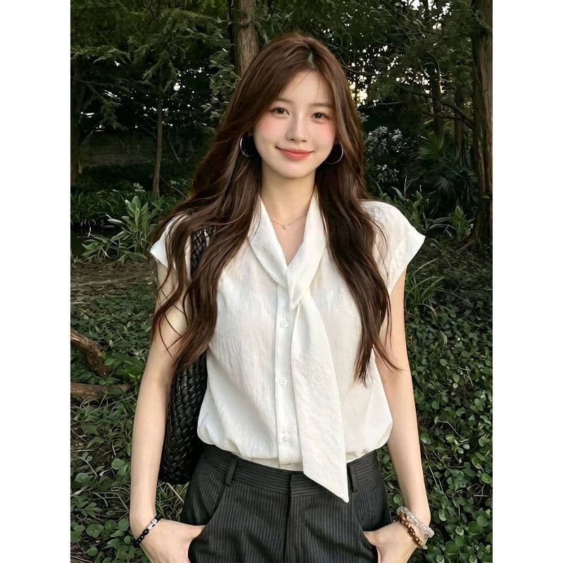 폴리 에스터 브로케이드 주름 트렌드 패션 품격 화이트 민소매 여성 셔츠 봄 여름 하이웨이스트 슬림해 보이는 캐주얼 맨위 이미지 4