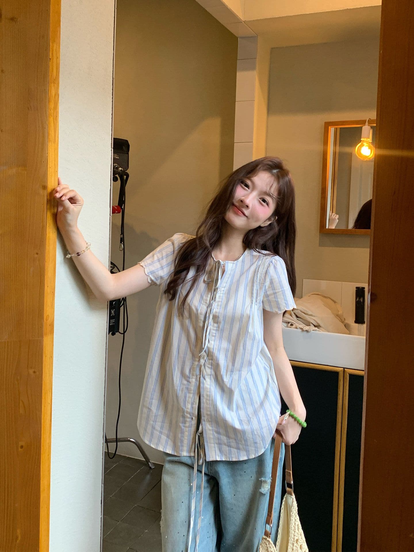 원본 셔틀 제직 기사 한 부서 아름다운 스트라이프 반팔 여성 셔츠 여름 고유 한 아름다운 레이스업 작은 셔츠 상세 이미지 2