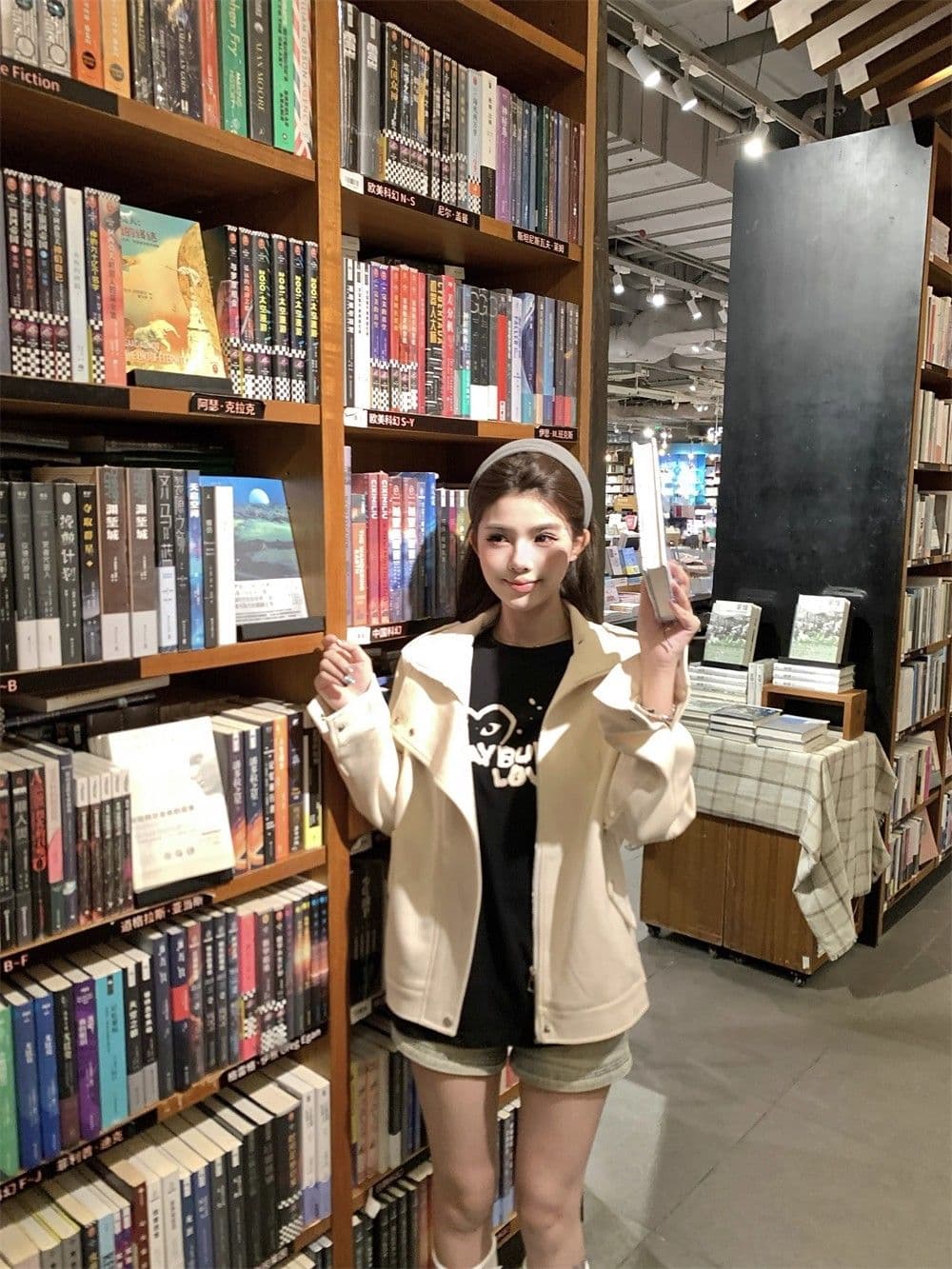 titi 작은 자매 화이트 숙련 된 연인 스웨이드 여성 코트 가을 베이지 색 디자인 센스 오토바이 바람 루즈핏 재킷 상세 이미지 9