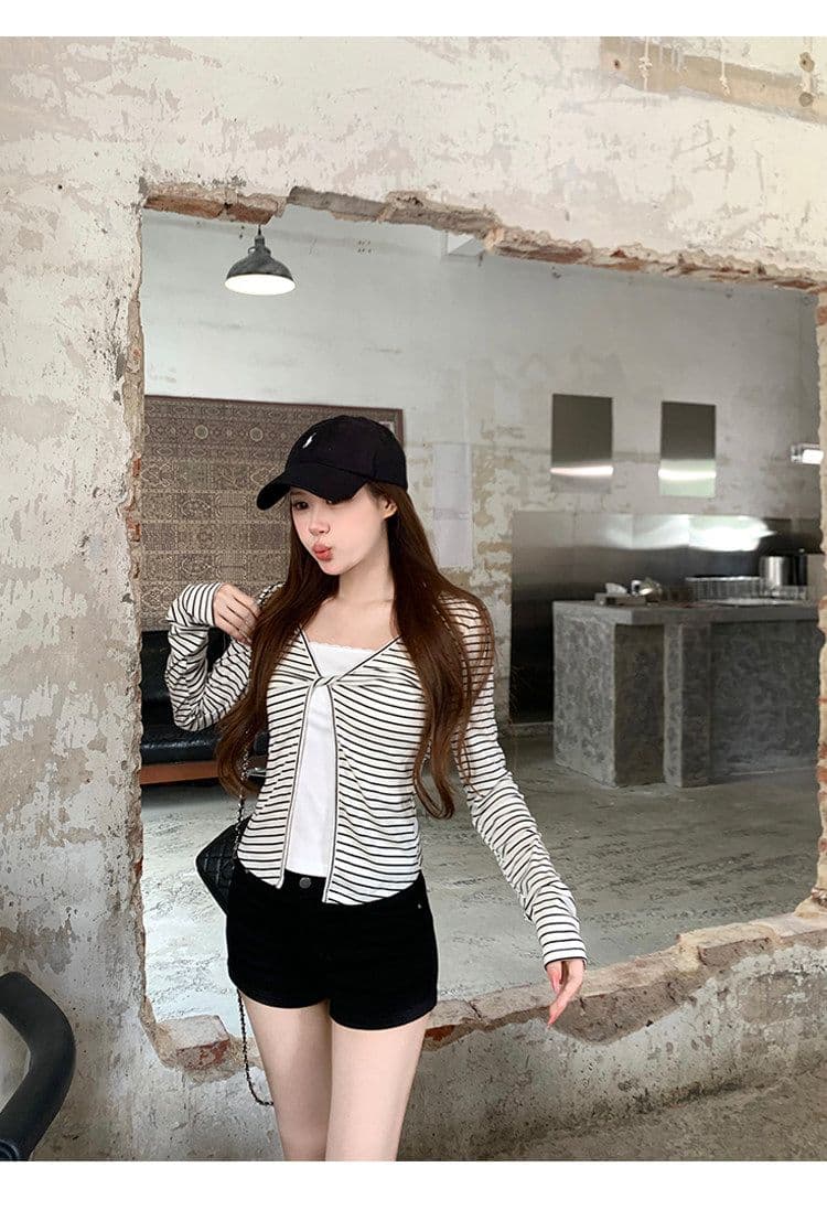주간 실크 리브 흰색 배경 블랙 스트라이프 페이크 레이어드 긴팔 티셔츠 여성 가을 몸매 가꾸기 슬림해 보이는 쇼트 스타일 맨위 상세 이미지 10