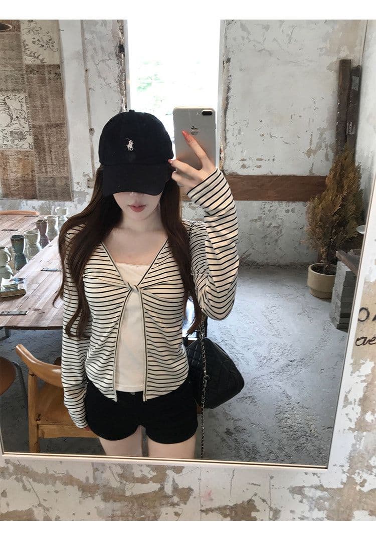 주간 실크 리브 흰색 배경 블랙 스트라이프 페이크 레이어드 긴팔 티셔츠 여성 가을 몸매 가꾸기 슬림해 보이는 쇼트 스타일 맨위 상세 이미지 13