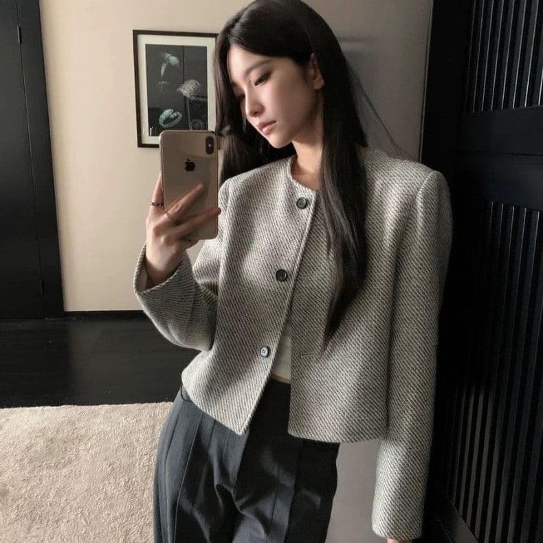 가을 새로운 작은 샤넬 스타일 재킷 여성 짧은 품격 레트로 라운드 넥 싱글 줄 버튼 맨위 스트라이프 루즈핏 상세 이미지 1