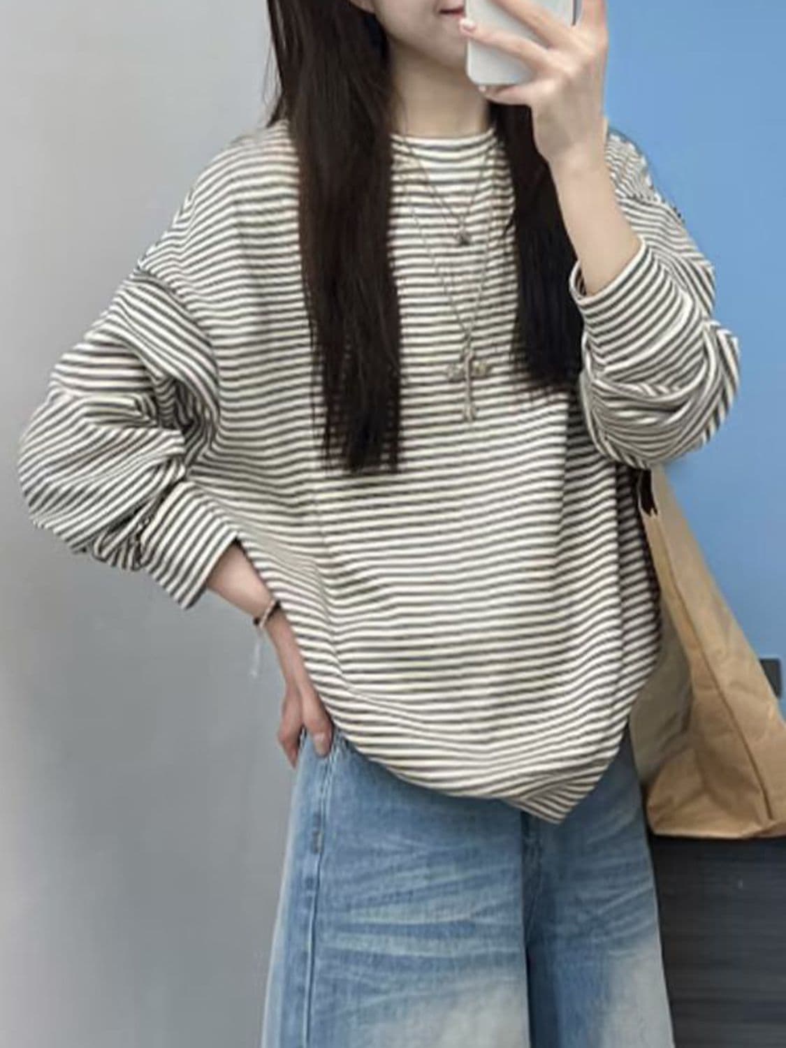 스트라이프 긴팔 티셔츠 여성 봄 가을 루즈핏 한국 스타일 느긋한 바람 기본 셔츠 다용도 맨위 트렌디 이미지 4