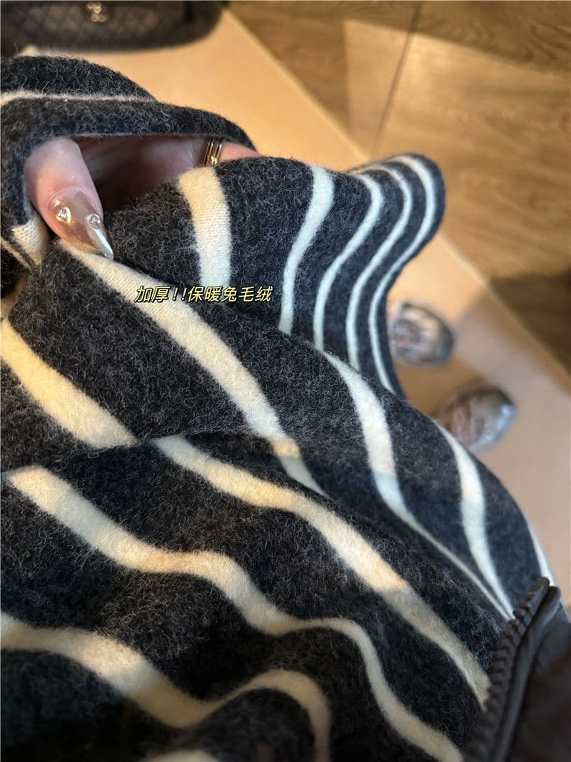원본 토끼 울 양면 털 한 부서 스트라이프 루즈핏 긴팔 티셔츠 여성 인사이드 가져 가라. 수 있습니다. 외출용 느긋한 중간 길이 맨위 상세 이미지 5