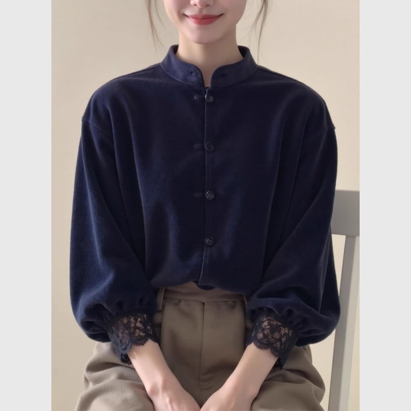 새로운 중식 여성 의류 해군 스탠드 칼라 레이스 측면 벨벳 맨위 26 가을 루즈핏 슬림해 보이는 품격 국풍 작은 셔츠 이미지 4