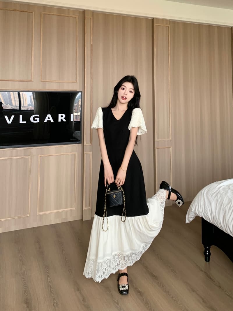 단색 색상 실사 그는 벤 바람 디자인 센스 레이스 조각 미니멀리즘 배색 슬림해 보이는 페이크 레이어드 드레스 상세 이미지 23