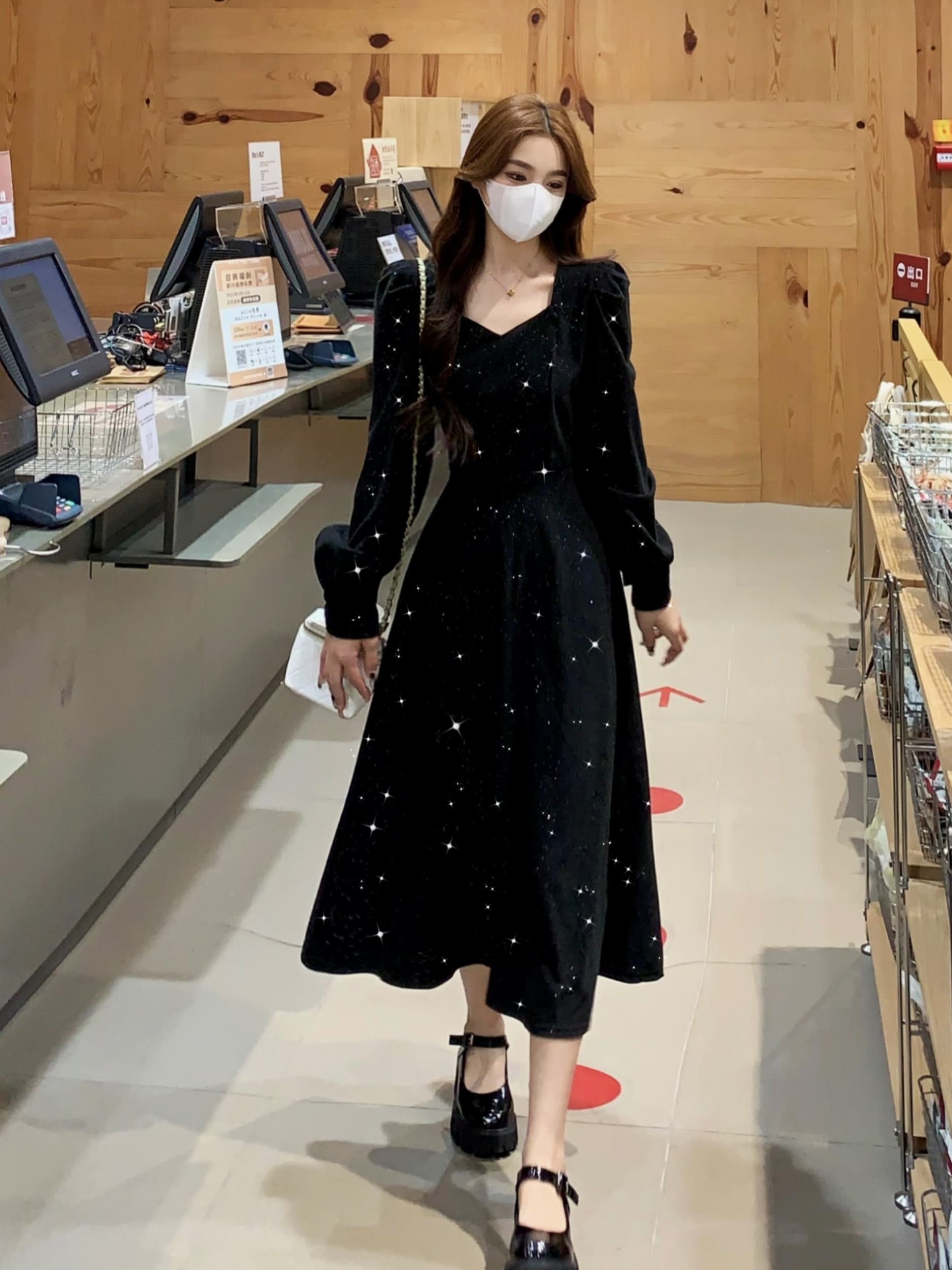 실사 레트로 부드러운 바람 좋은 훈련 반짝임 드레스 디자인 센스 몸매 가꾸기 슬림해 보이는 품격 중간 길이 스커트 이미지 2