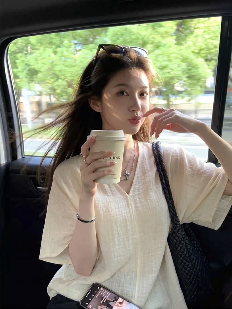 오래된 돈 바람 얇고 가벼운 자외선 차단 블라우스 반팔 여성 셔츠 여름 루즈핏 느긋한 디자인 센스 주름 V넥 셔츠 트렌디 상세 이미지 2