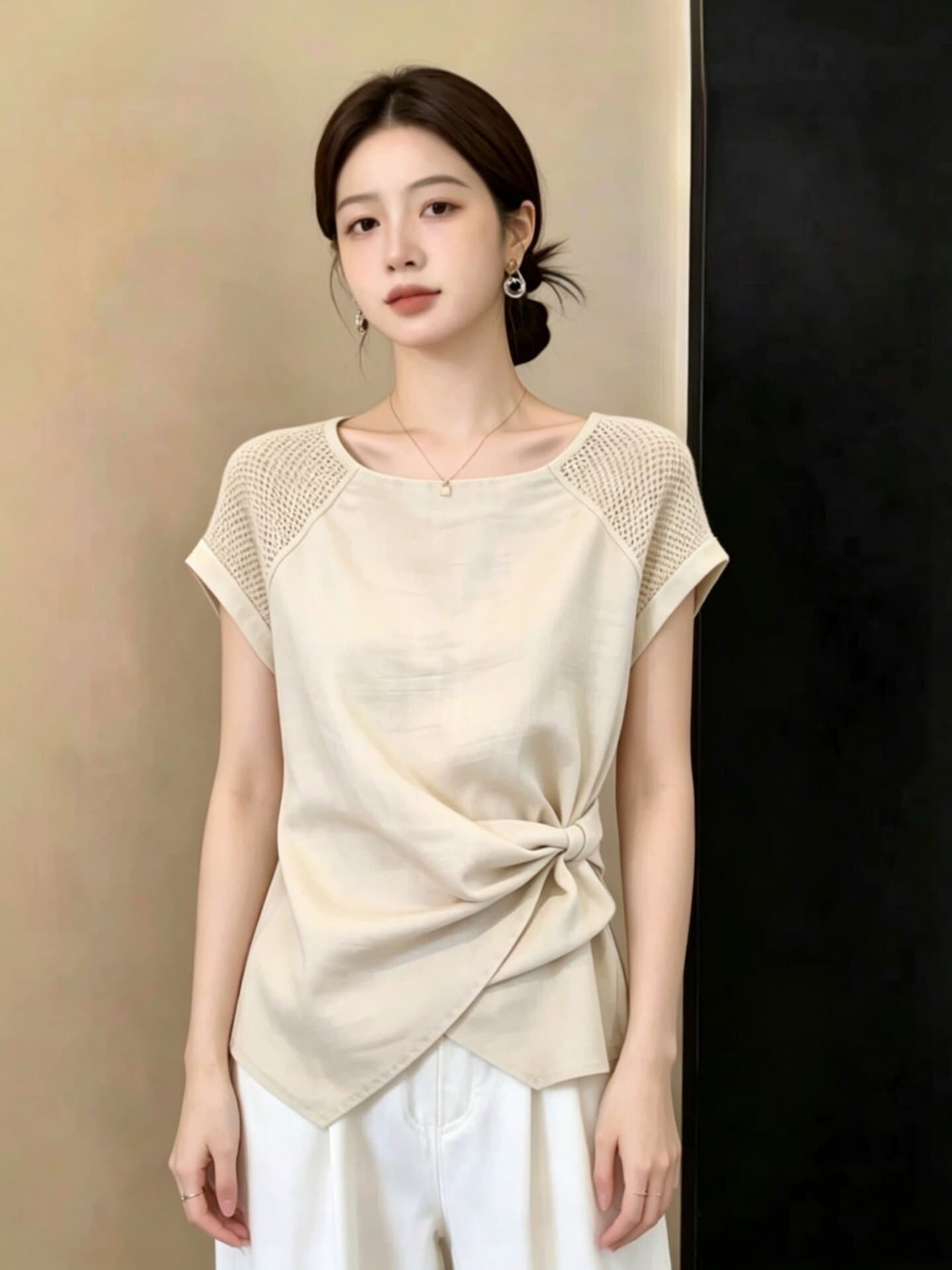 디자인 센스 비틀림 꼬집기 허리 반팔 여성 셔츠 홀로우 아웃 삽입 어깨 소매 불규칙 작은 셔츠 2026 새로운 여름 맨위 상세 이미지 2