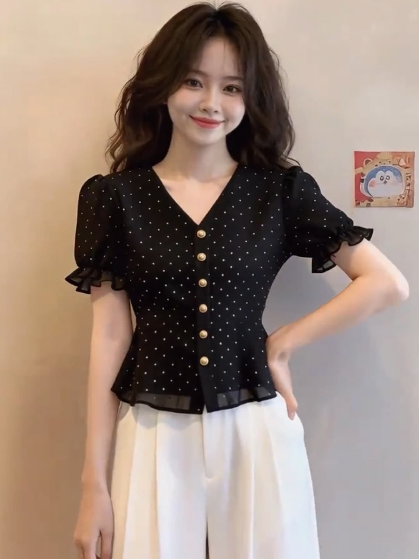 프랑스식 검정색 도트 무늬 거품 소매 V넥 반팔 여성 셔츠 여름 디자인 센스 허리 수축 연령 감소 작은 셔츠 품격 맨위 상세 이미지 3