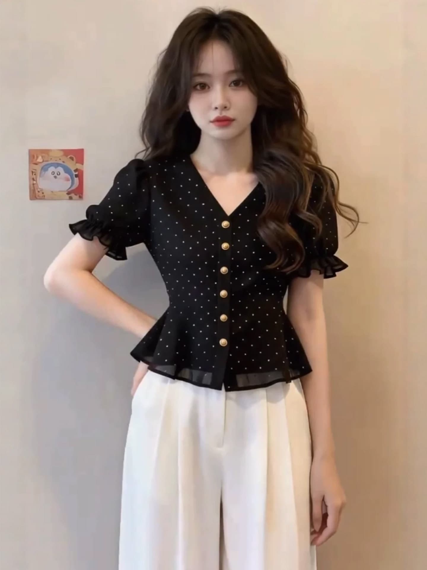 프랑스식 검정색 도트 무늬 거품 소매 V넥 반팔 여성 셔츠 여름 디자인 센스 허리 수축 연령 감소 작은 셔츠 품격 맨위 상세 이미지 4