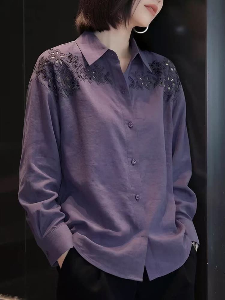보라색 셔츠 여성 긴 소매 2026 가을 새로운 고급 센스 연령 감소 루즈핏 캐주얼 슬림해 보이는 홀로우 아웃 자수 맨위 이미지 2