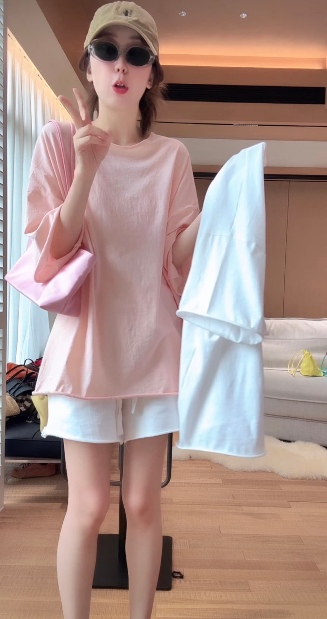 소프트 캔디 느긋한 자유 자르기 루즈핏 반팔 미니멀리즘 캐주얼 맨위 한 부서 느긋한 상세 이미지 2