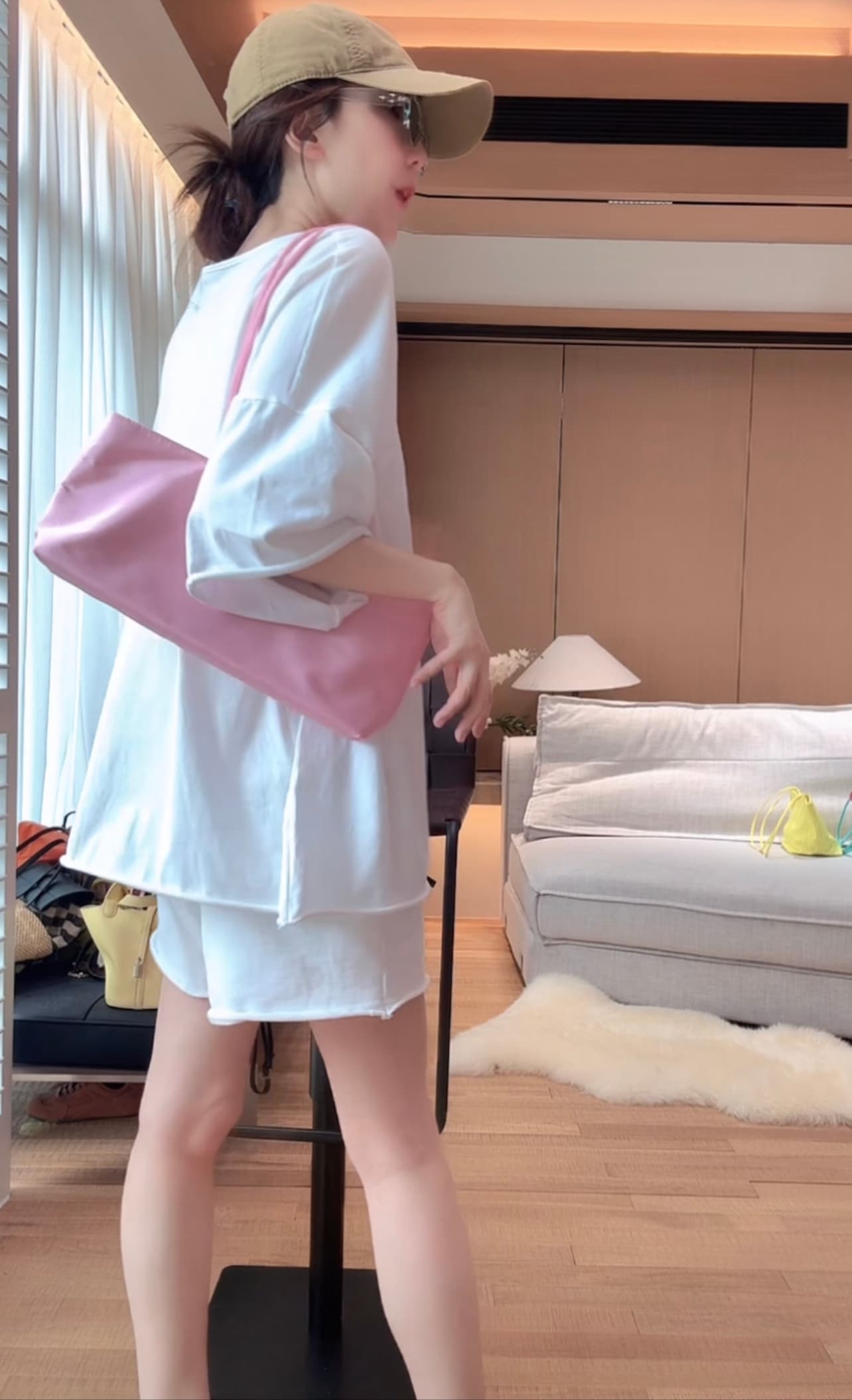 소프트 캔디 느긋한 자유 자르기 루즈핏 반팔 미니멀리즘 캐주얼 맨위 한 부서 느긋한 상세 이미지 5