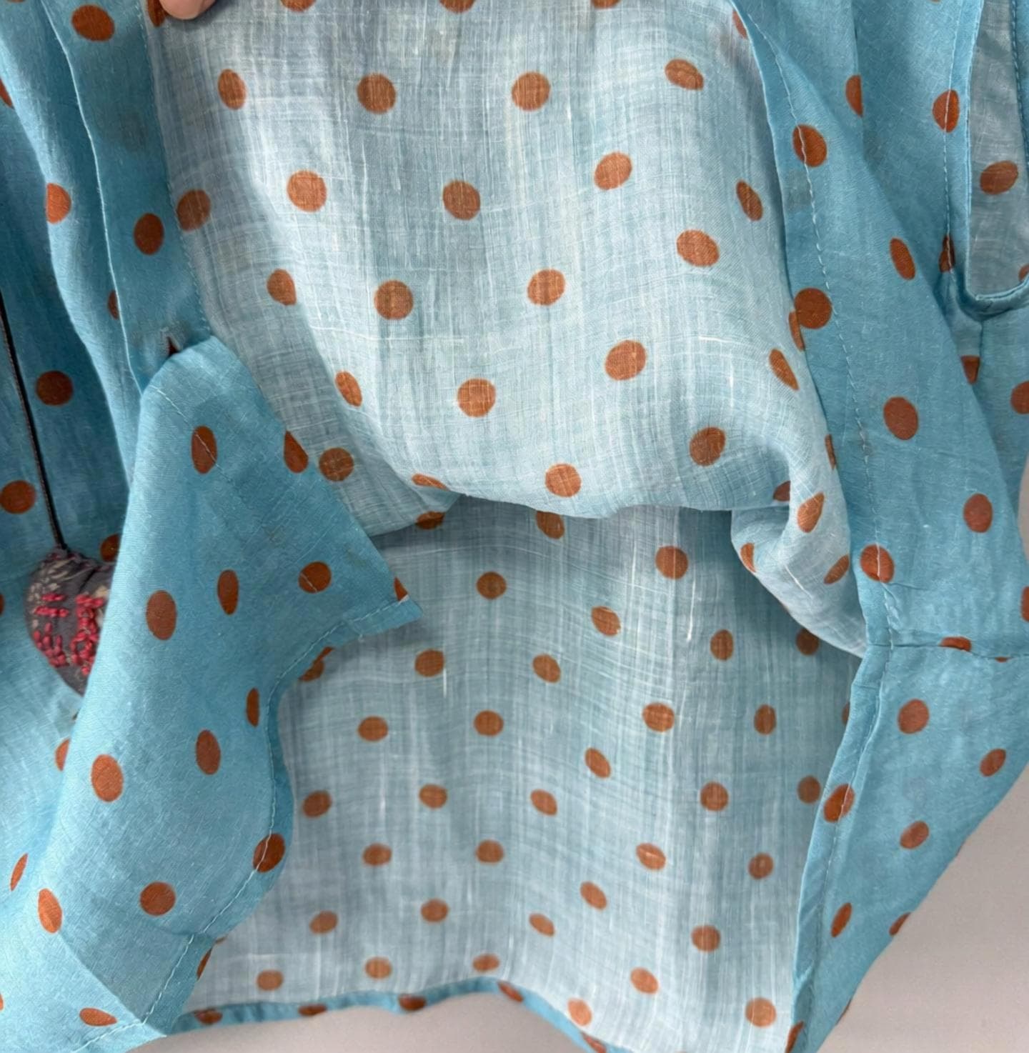 얇은 스타일 도트 무늬 패키지 어깨 소매 프릴 여성 셔츠 여름 루즈핏 빅 사이즈 달콤함 연령 감소 도루 센스 인형 셔츠 상세 이미지 9