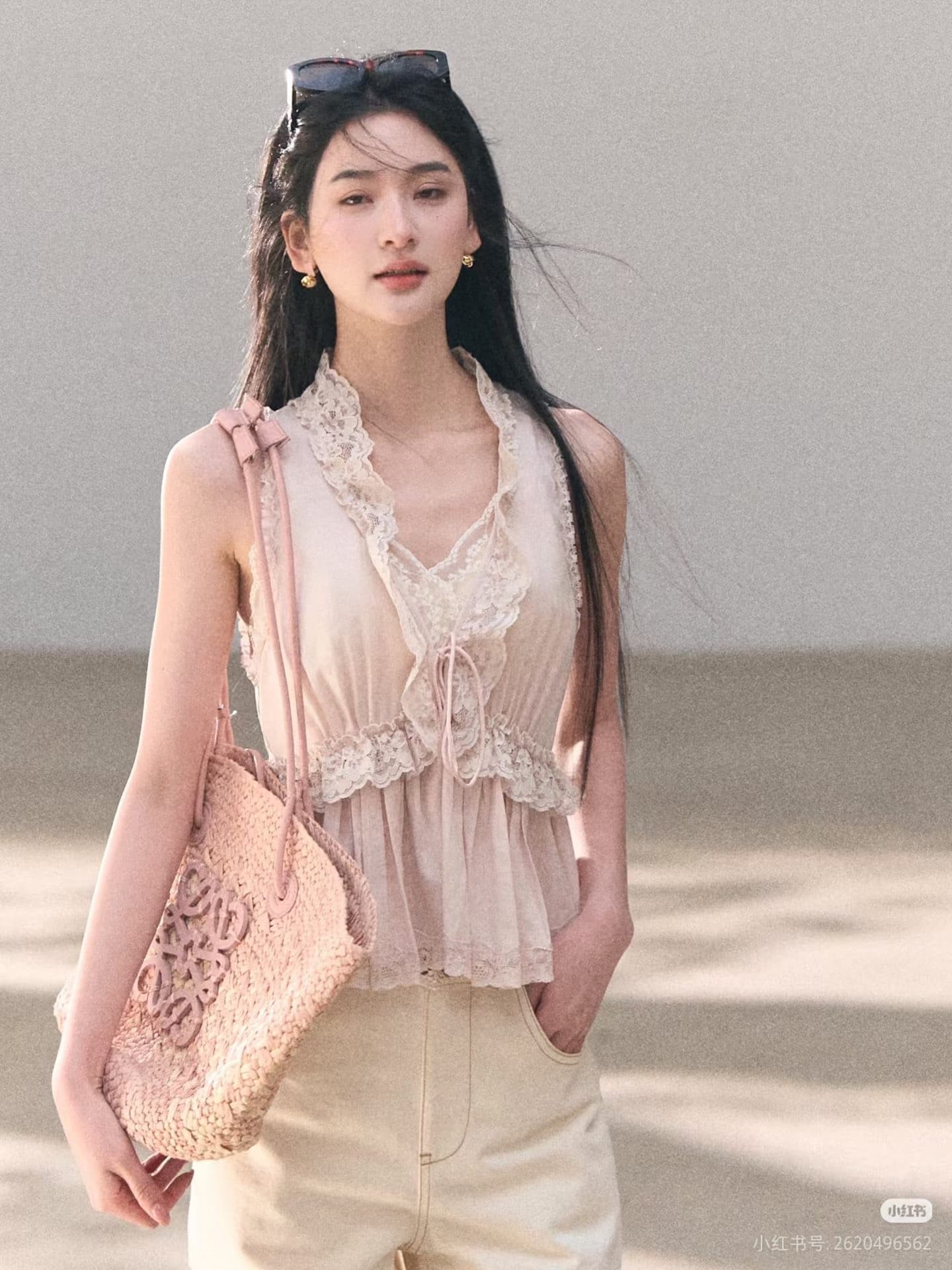 달콤한 스타일 깊은 v 레이스 행침 목 프릴 꽃밭 조끼 여성 스트랩 몸매 가꾸기 슬림해 보이는 맨위 상세 이미지 2