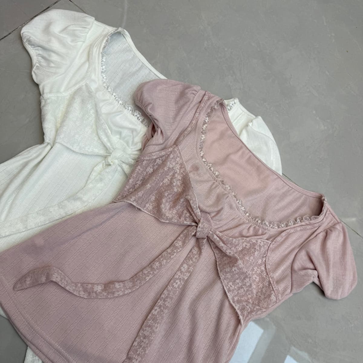 한 부서 핑크색 광장 칼라 반팔 여성 여름 착용 가져 가라. 레이스 레이스업 패치워크 긍정적 인 어깨 티셔츠 슬림해 보이는 달콤함 맨위 상세 이미지 18