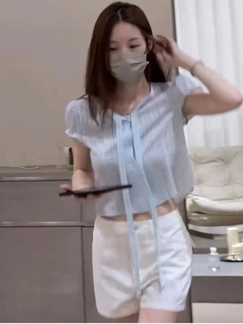 oker 한국 2026 여름 여성 프랑스식 리본 주간 실크 자카드 거품 소매 쇼트 스타일 셔츠 상세 이미지 1