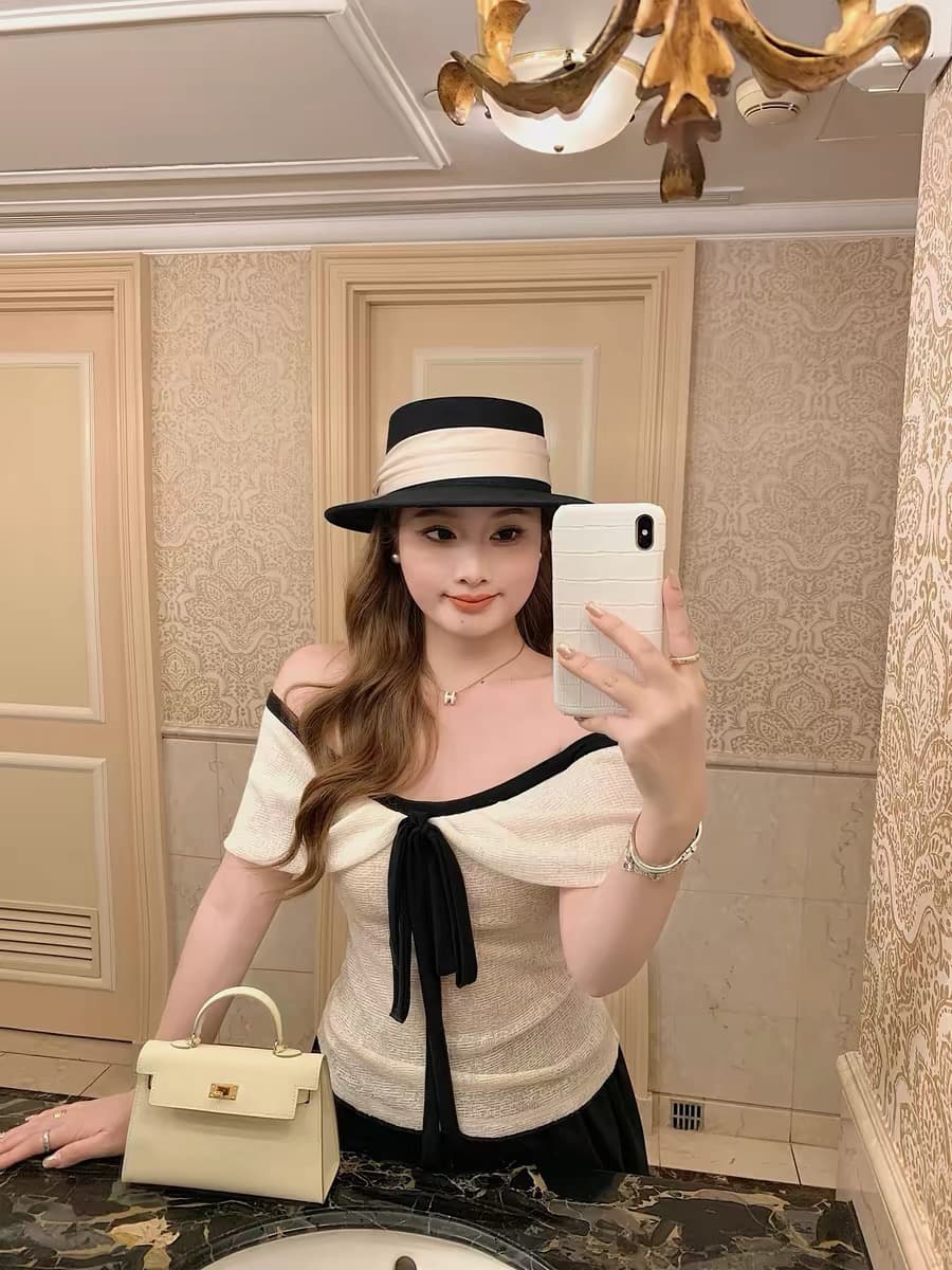 herwear 마이크로 지방 mm 인간 coco 레이스 오프숄더 둘 바늘 짠 셔츠 여성 레이스업 디자인 센스 맨위 상세 이미지 3
