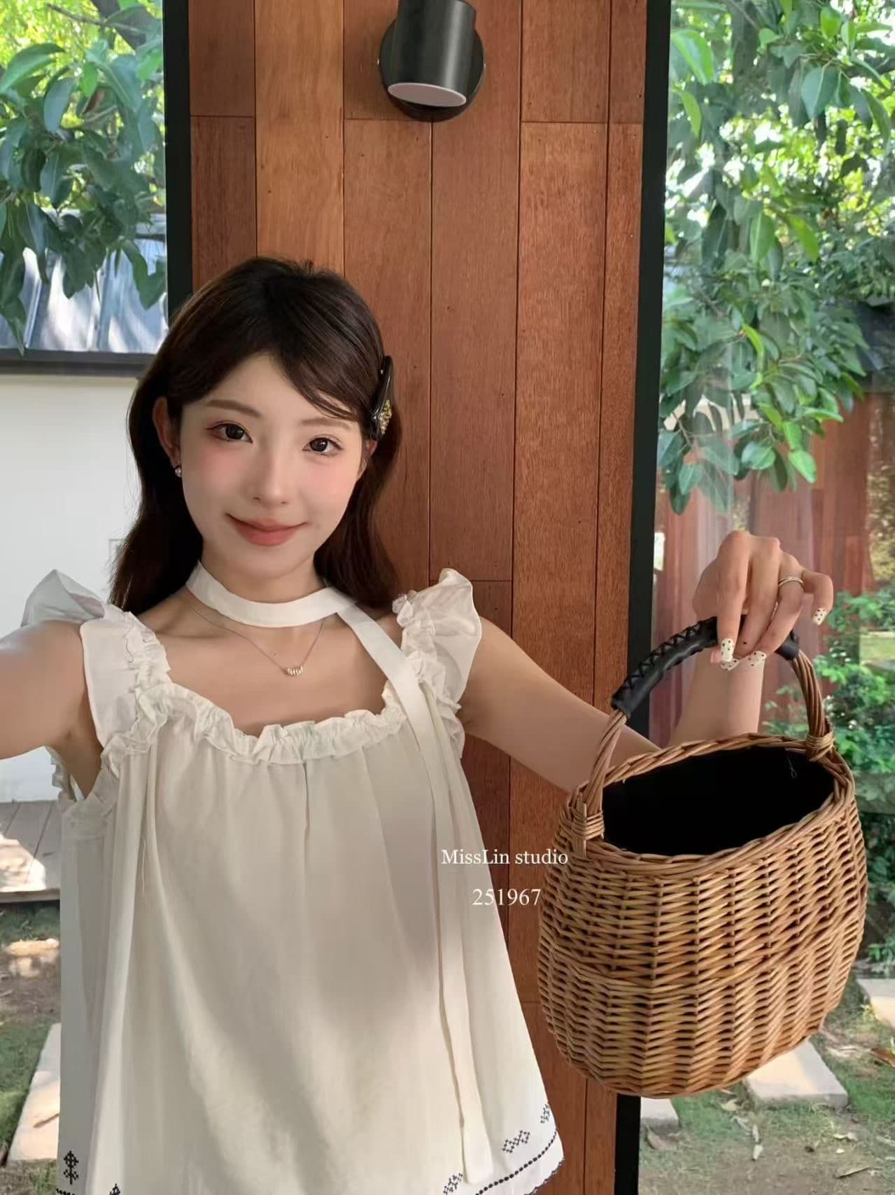 2026 여름 새로운 달콤함 레트로 자수 프릴 라운드 넥 리본 여성 셔츠 다용도 루즈핏 민소매 맨위 상세 이미지 2