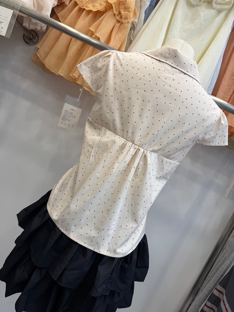 프랑스식 도트 무늬 베이비 칼라 여성 셔츠 여름 이중 버튼 거품 소매 허리 수축 슬림해 보이는 연령 감소 반팔 맨위 상세 이미지 9