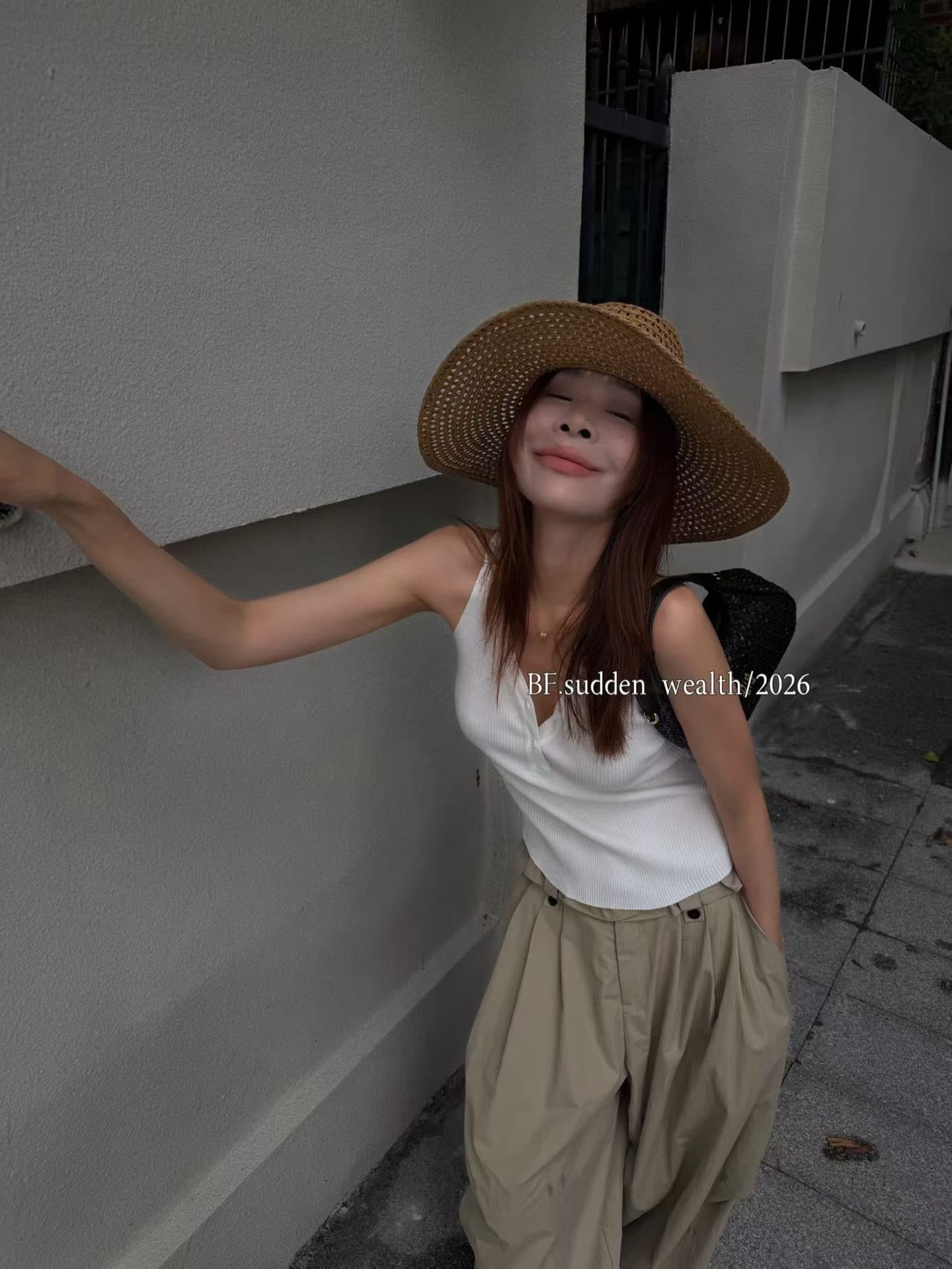 2026 여름 드레스 새로운 V넥 니트 캐미솔 외출용 몸매 가꾸기 슬림해 보이는 맨위 트렌디 상세 이미지 14