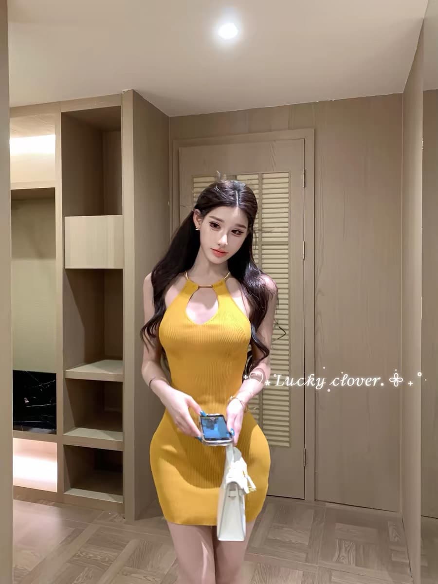 먼지 덩 덩 니트 행침 목 여성 드레스 2026 여름 새로운 섹시함 홀로우 아웃 타이트 스커트 허리 수축 치마