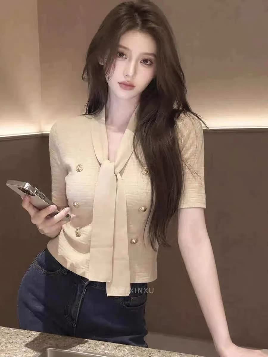 한국 스타일 살구 색상 니트 스웨터 여성 2026 여름 새로운 몸매 가꾸기 레이스업 패션 개성 Chic 작은 대중 연령 감소 맨위 이미지 2