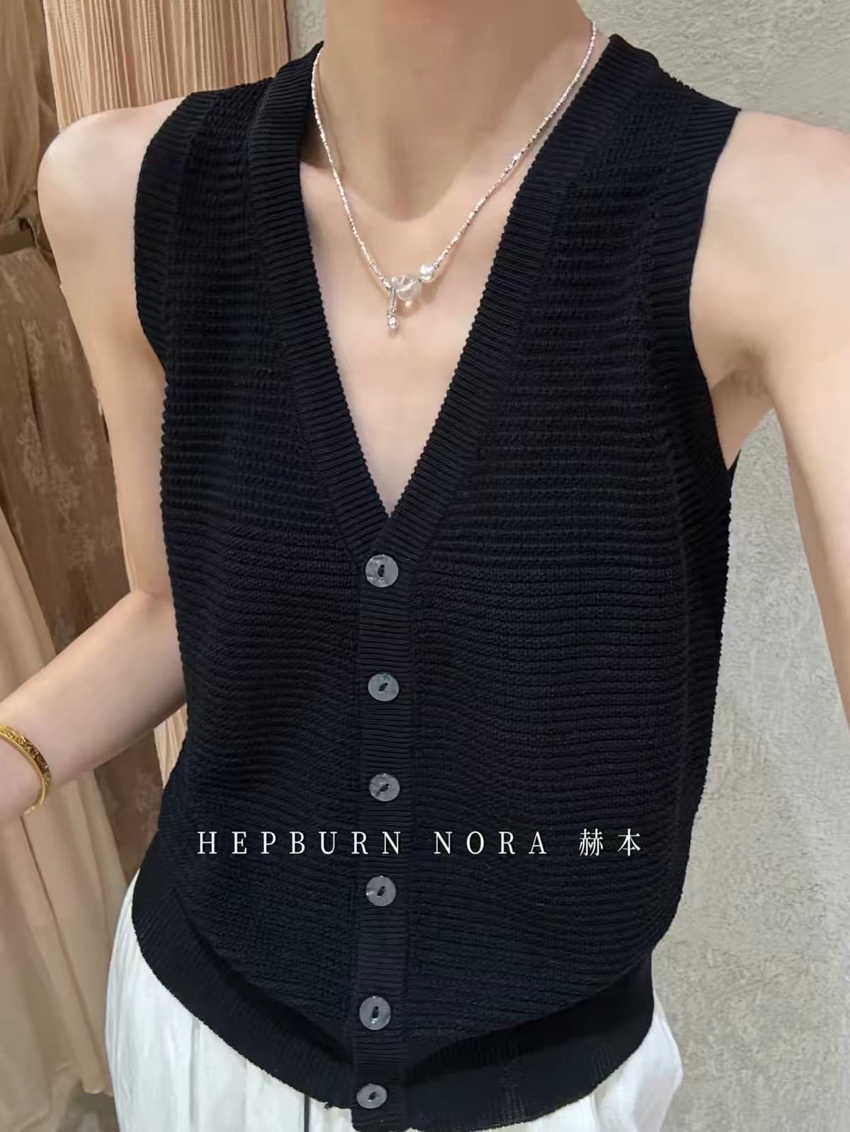 hepburn 그는 벤 싱글 줄 버튼 V넥 니트 조끼 여성 여름 프랑스식 루즈핏 슬림해 보이는 질감 센스 민소매 맨위 상세 이미지 1