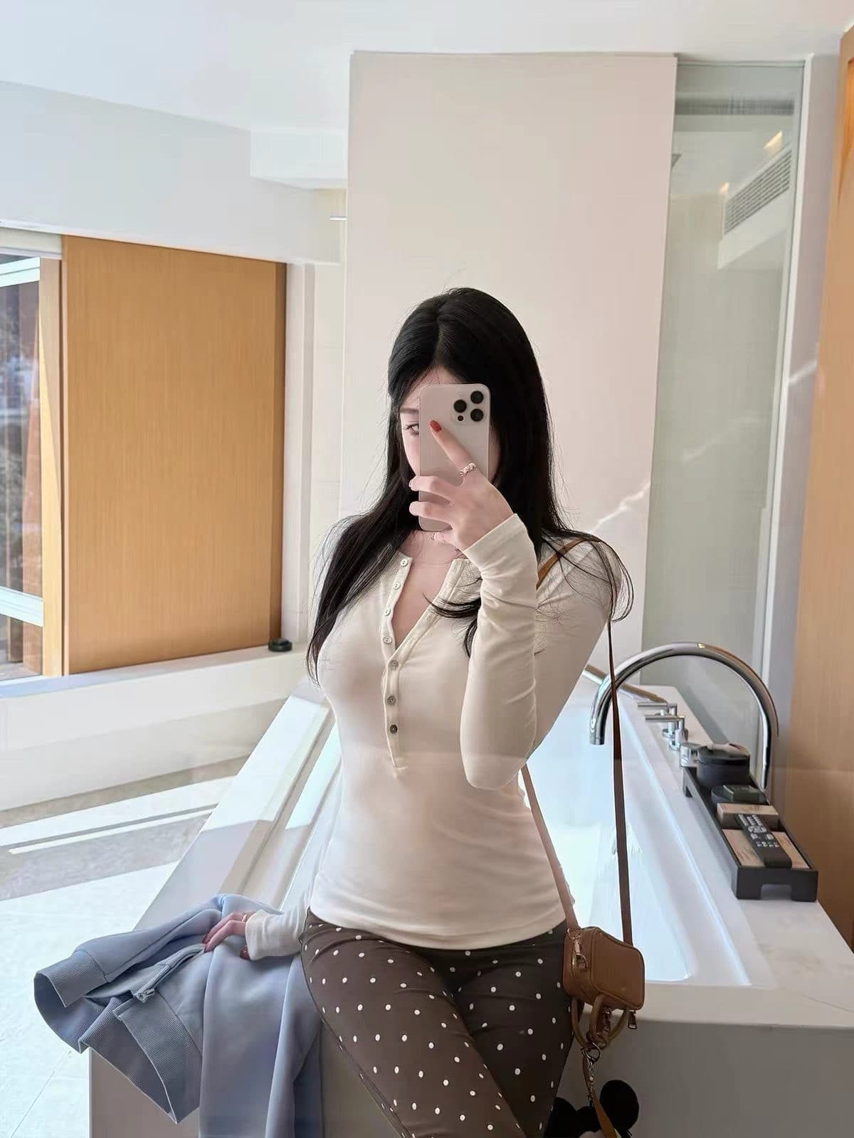 한 부서 품격 미니멀리즘 반 개방 칼라 단추 니트 긴 소매 볼륨 측면 헨리 셔츠 몸매 가꾸기 슬림해 보이는 맨위 트렌디 이미지 2