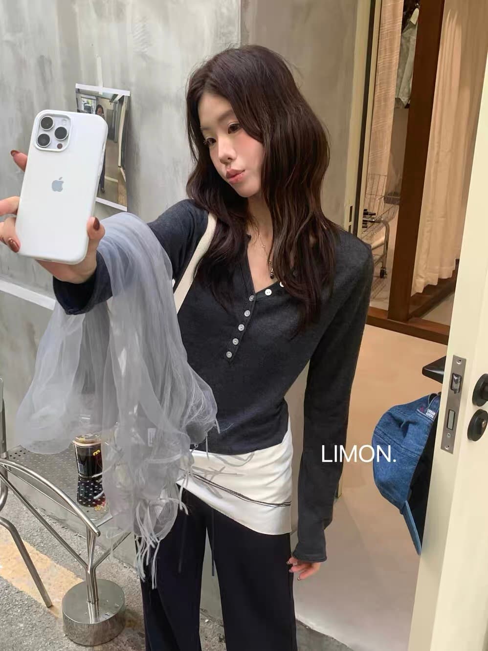 한 부서 V넥 긴팔 니트 스웨터 여성 짧은 2026 가을 새로운 몸매 가꾸기 슬림해 보이는 만나는 맨위 트렌디 상세 이미지 2