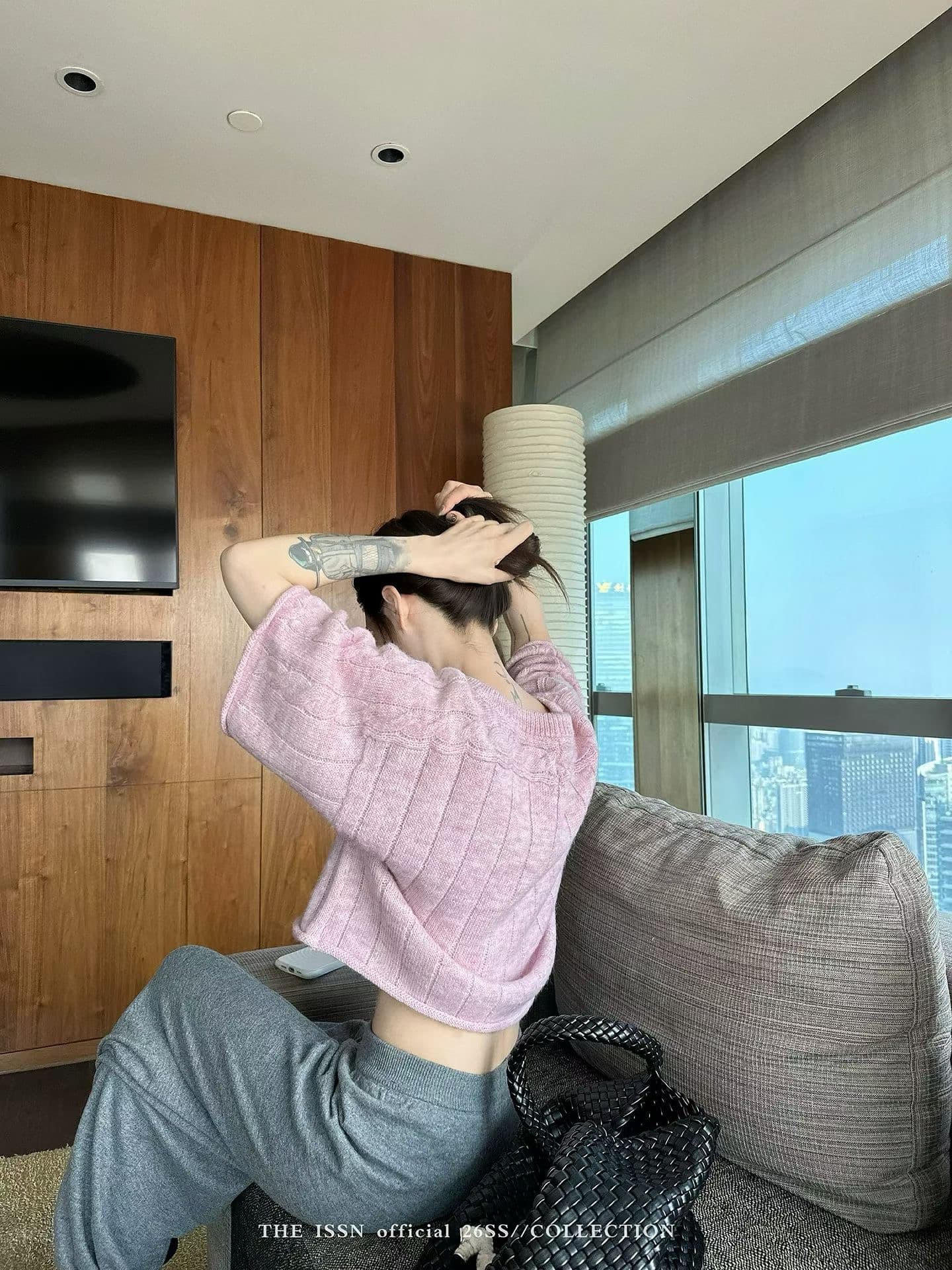 달콤함 연령 감소 느긋한 바람 볼륨 측면 풀오버 니트 스웨터 이른 가을 새로운 느슨함 센스 부드러운 찹쌀 캐주얼 쇼트 스타일 맨위 여성 상세 이미지 3