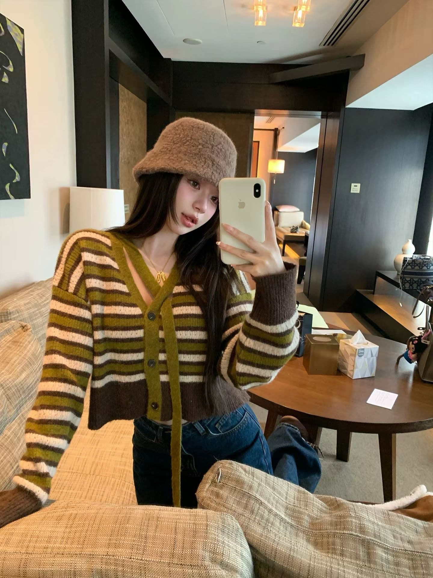 한 부서 가을 스트라이프 배색 목도리 니트 스웨터 여성 가을 V넥 쇼트 스타일 품격 스웨터 오픈 가디건 상세 이미지 6
