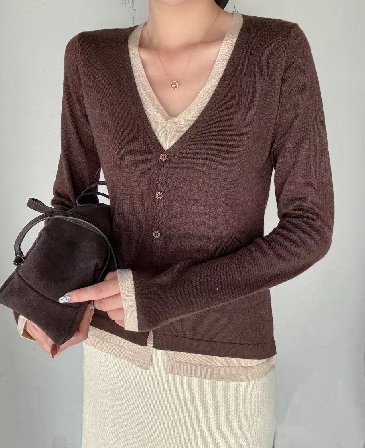 한 부서 레트로 디자인 센스 배색 패치워크 페이크 레이어드 V넥 긴팔 오픈 가디건 여성 슬림해 보이는 다용도 니트 스웨터 맨위 상세 이미지 10