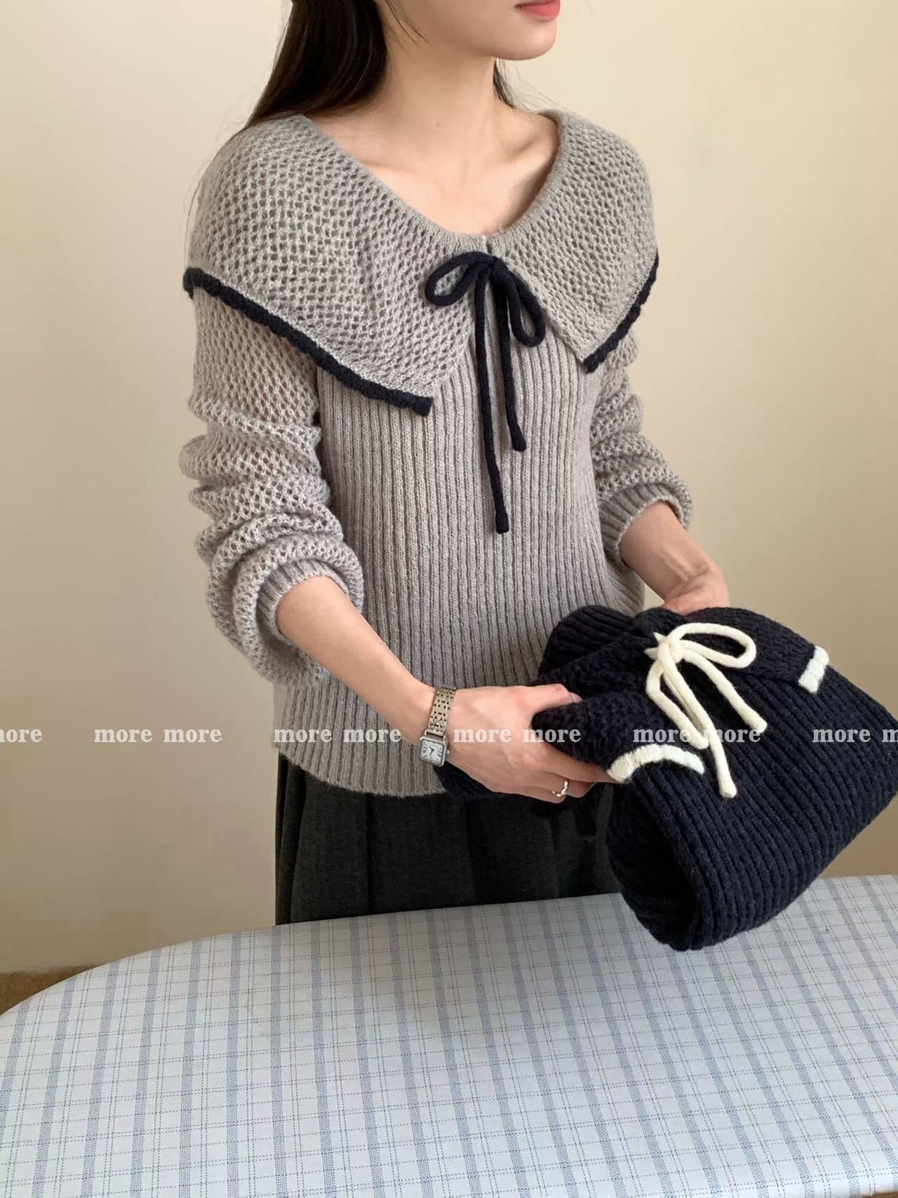 한 부서 부드러운 바람 연령 감소 레이스업 홀로우 아웃 배색 스웨터 여자 가을 겨울 달콤함 외국 가스 베이비 칼라 니트 스웨터 맨위 상세 이미지 11