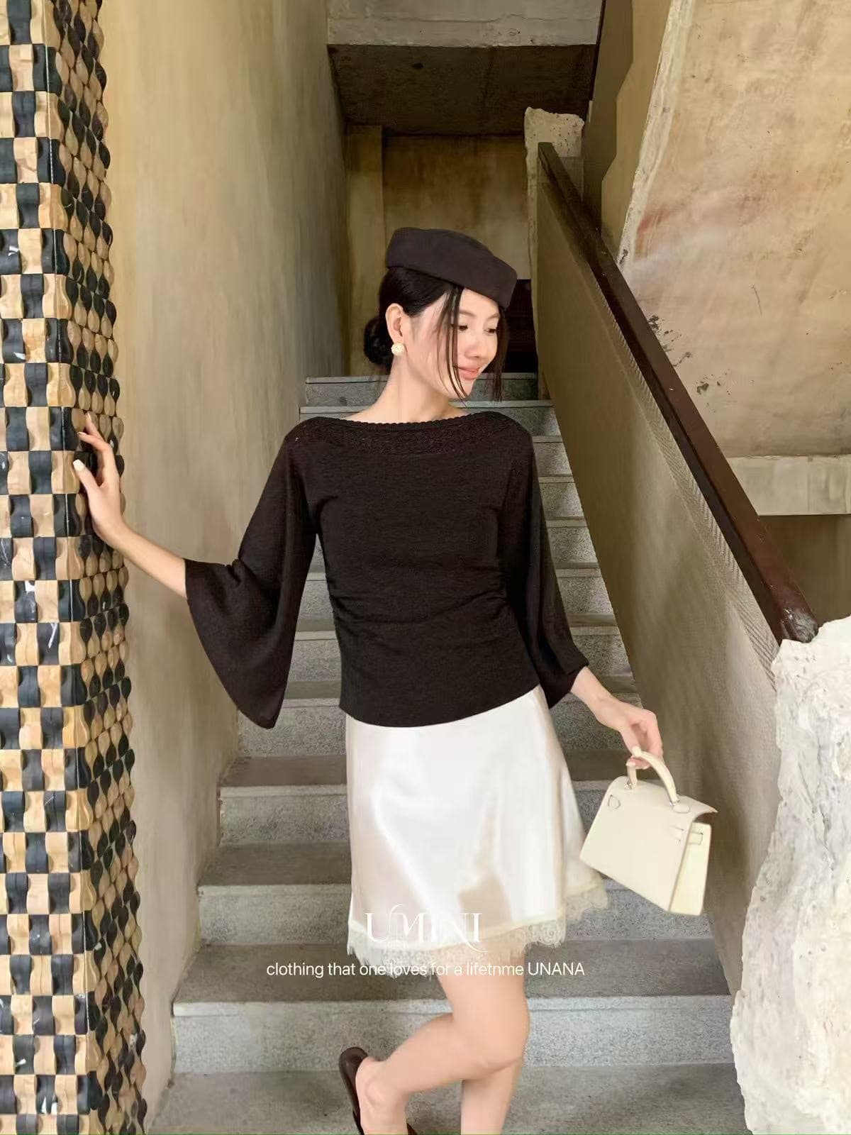 가을 켜기 새로운 한 부서 분위기 센스 레이스 오프숄더 측면 수 있습니다. 조정 펌프 Pleat 부츠컷 7부 소매 맨위 니트 스웨터