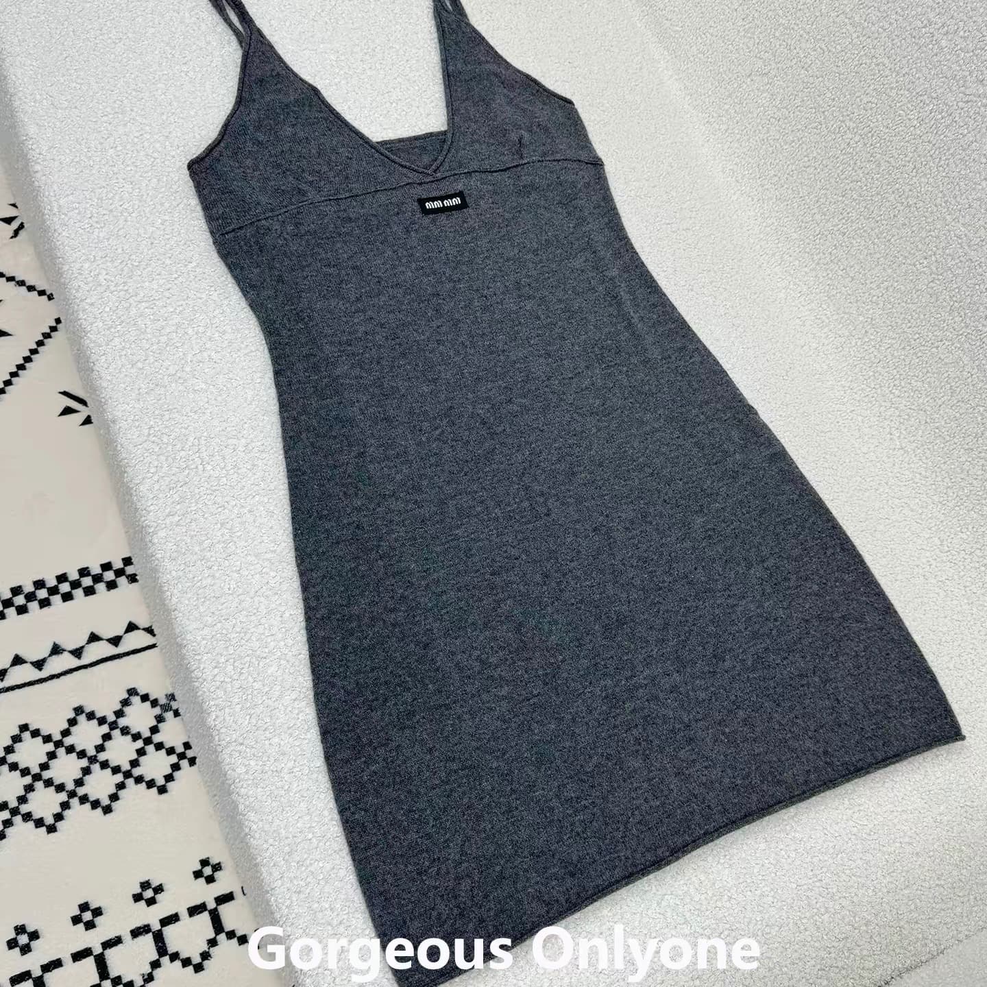 gorgeous onlyone 깊은 V 넥 니트 슬립 여성 드레스 몸매 가꾸기 타이트 스커트 미니 스커트 스택 착용 조끼 스커트 이미지 5