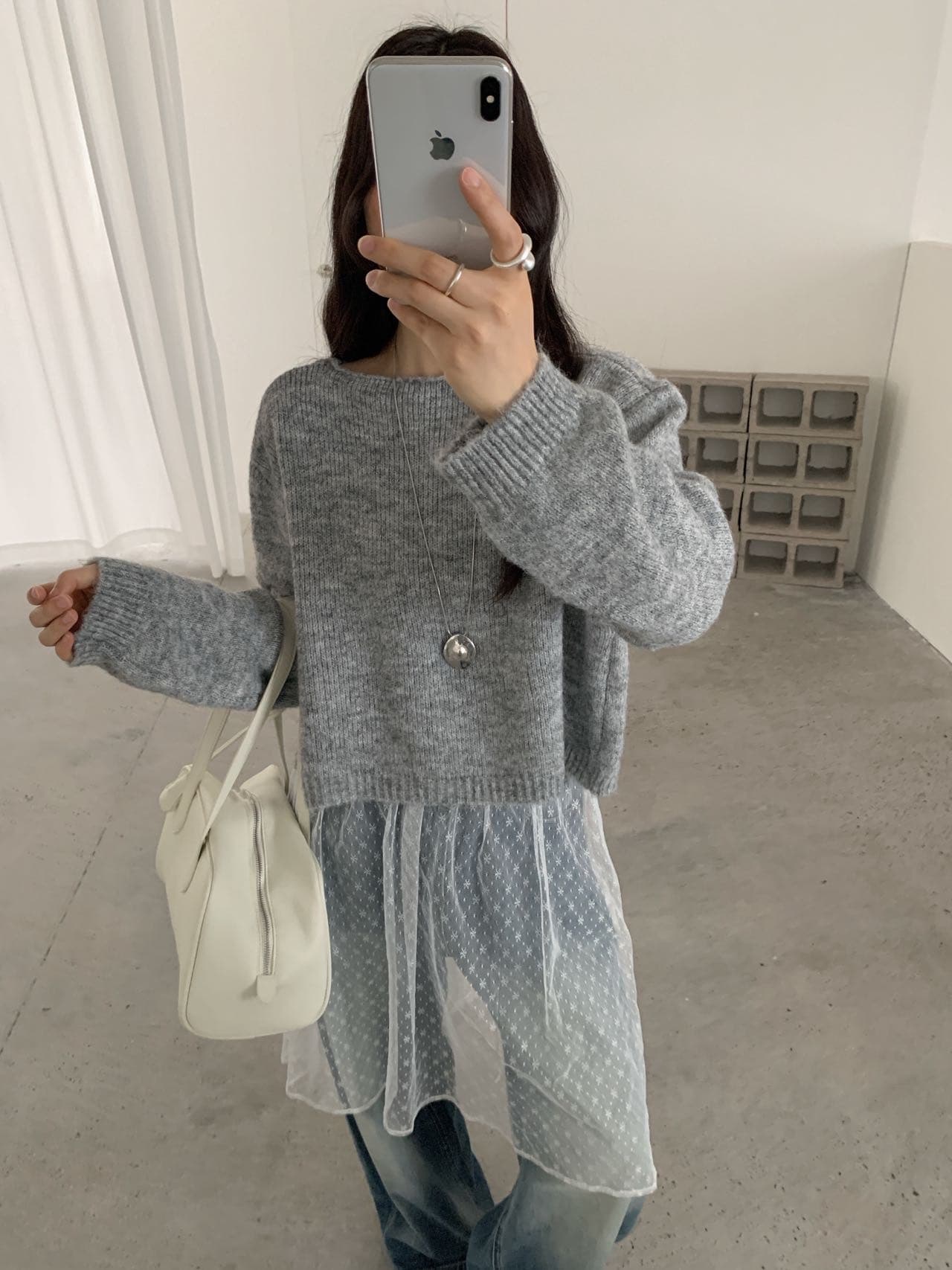 이른 가을 한국 스타일 기초 캐주얼 긴팔 미니멀리즘 단색 라운드 넥 풀오버 루즈핏 슬림해 보이는 쇼트 스타일 스웨터 여자 상세 이미지 14