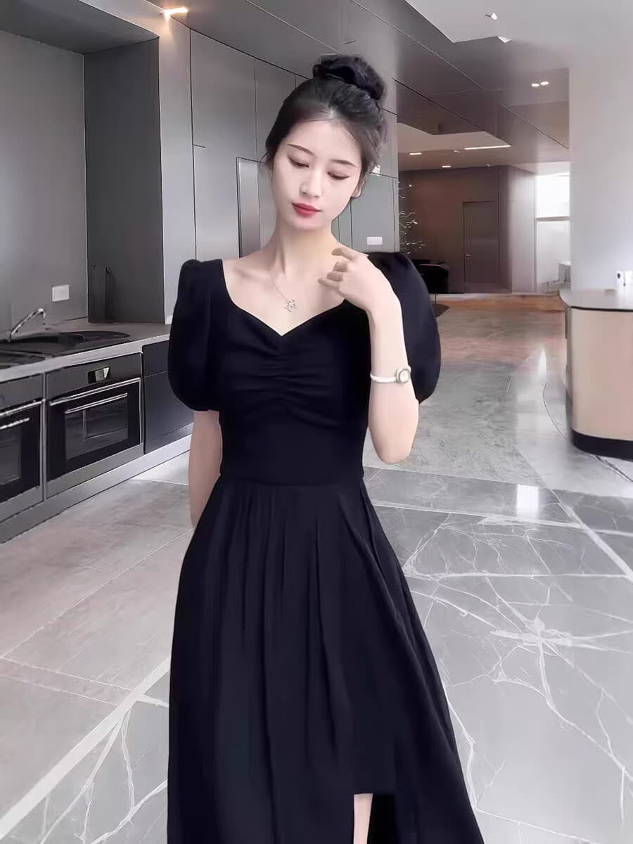 재고 있음 프랑스식 광장 칼라 검정색 여성 드레스 2026 여름 품격 트임 작은 키 몸매 가꾸기 슬림해 보이는 길다 치마 이미지 2