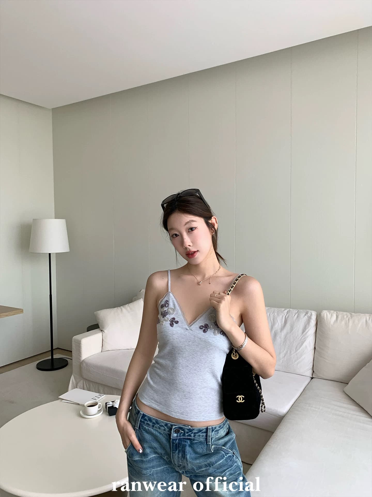 ranwear 달콤한 부서 특별 조정 세련된 V넥 패치워크 레이스 측면 배색 자수 구슬 몸매 가꾸기 디스플레이 몸 캐미솔 상세 이미지 6