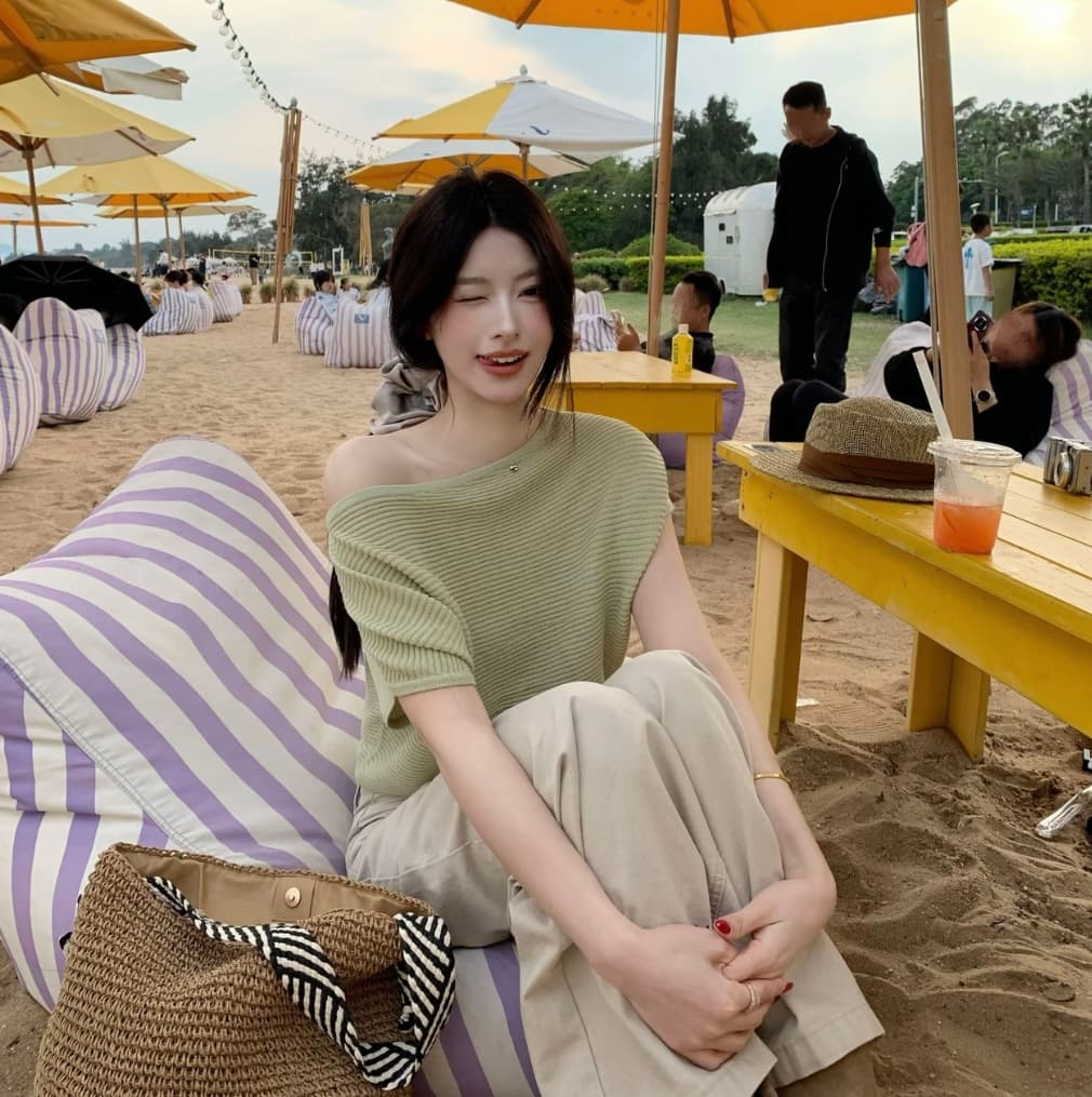chun 쉬운 아름다움 26 년 여름 새로운 비스듬한 칼라 배트윙 소매 둘 착용 슬림해 보이는 니트 작은 셔츠 상세 이미지 8
