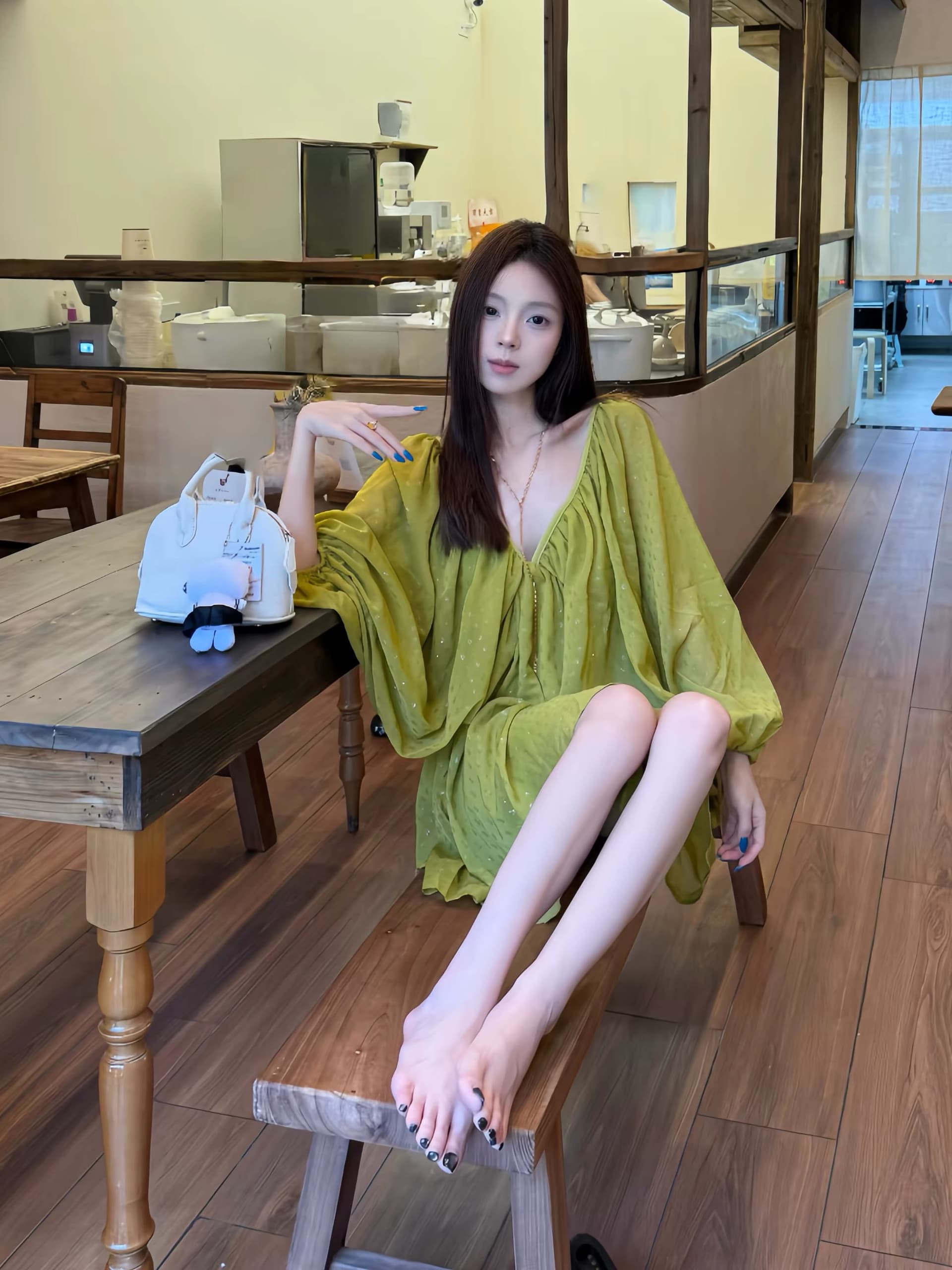 toroon du 홈 섹션 V넥 벌룬 소매 휴가 바람 여성 드레스 여름 2025 새로운 프랑스식 루즈핏 치마 상세 이미지 1