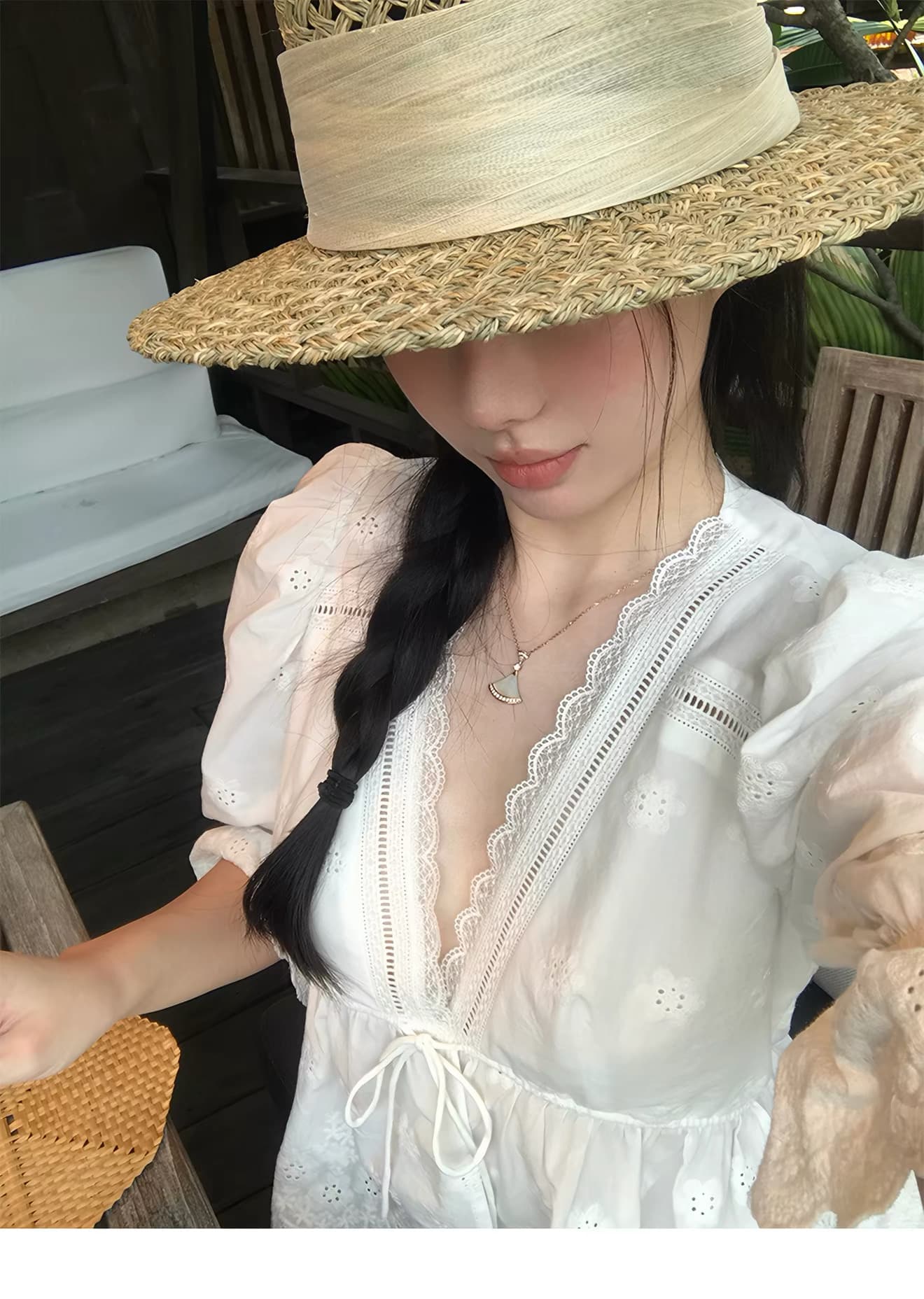 vasse 아름다움 게 화이트 면 소재 자수 레이스 나팔 소매 V넥 맨위 여성 봄 여름 허리 수축 스트랩 중간 소매 셔츠 상세 이미지 4