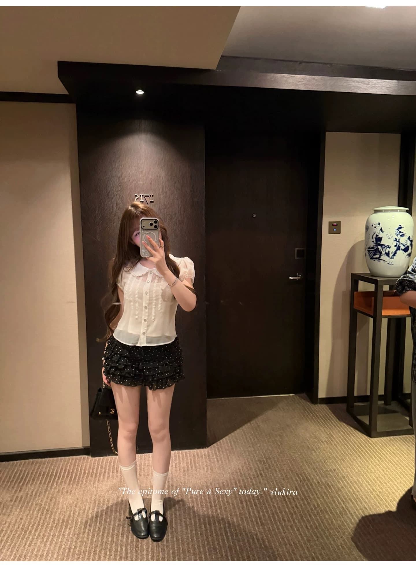 lukira 빛 연 여름 라운드 넥 나비 매듭 홀로우 아웃 자카드 니트 반팔 티셔츠 여성 여름 슬림해 보이는 맨위 상세 이미지 4
