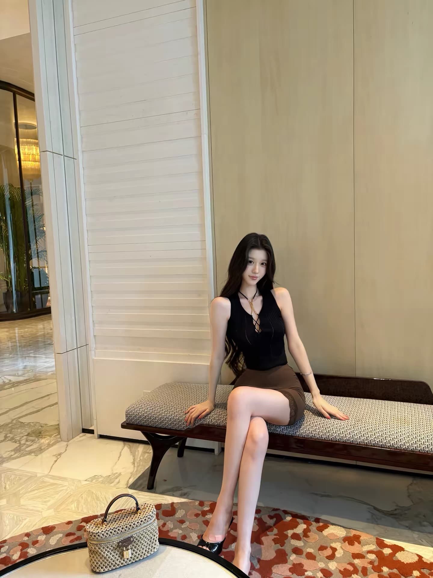 한 비 지아 c lyn b. 깊은 V 넥 십자가 행침 목 레이스업 홀로우 아웃 니트 맨위 상세 이미지 5