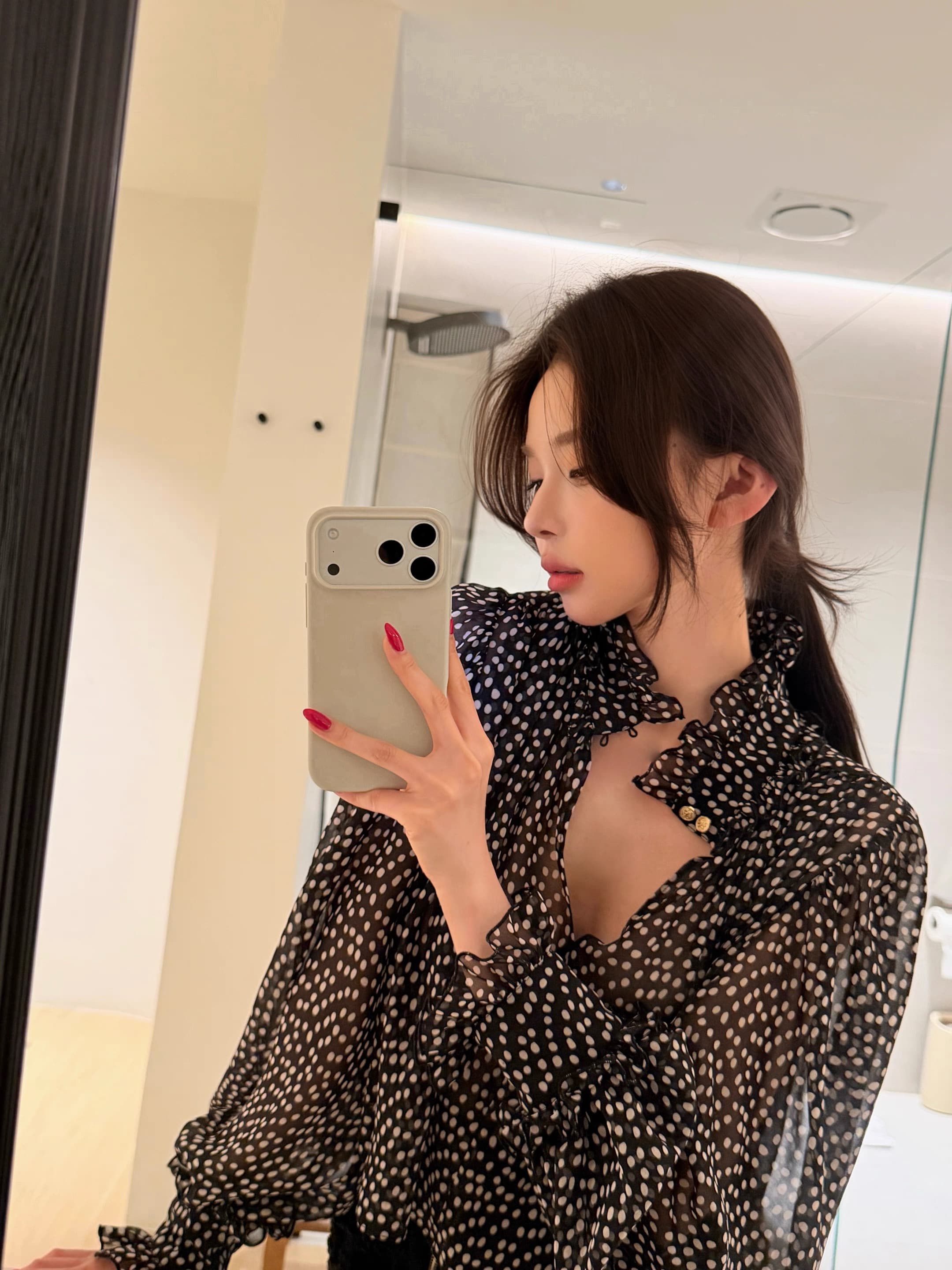chicyou 미친 일괄 처리 아름다움 쉬 루이지 chl0 e 바람 도트 무늬 쉬폰 긴팔 맨위 상세 이미지 3